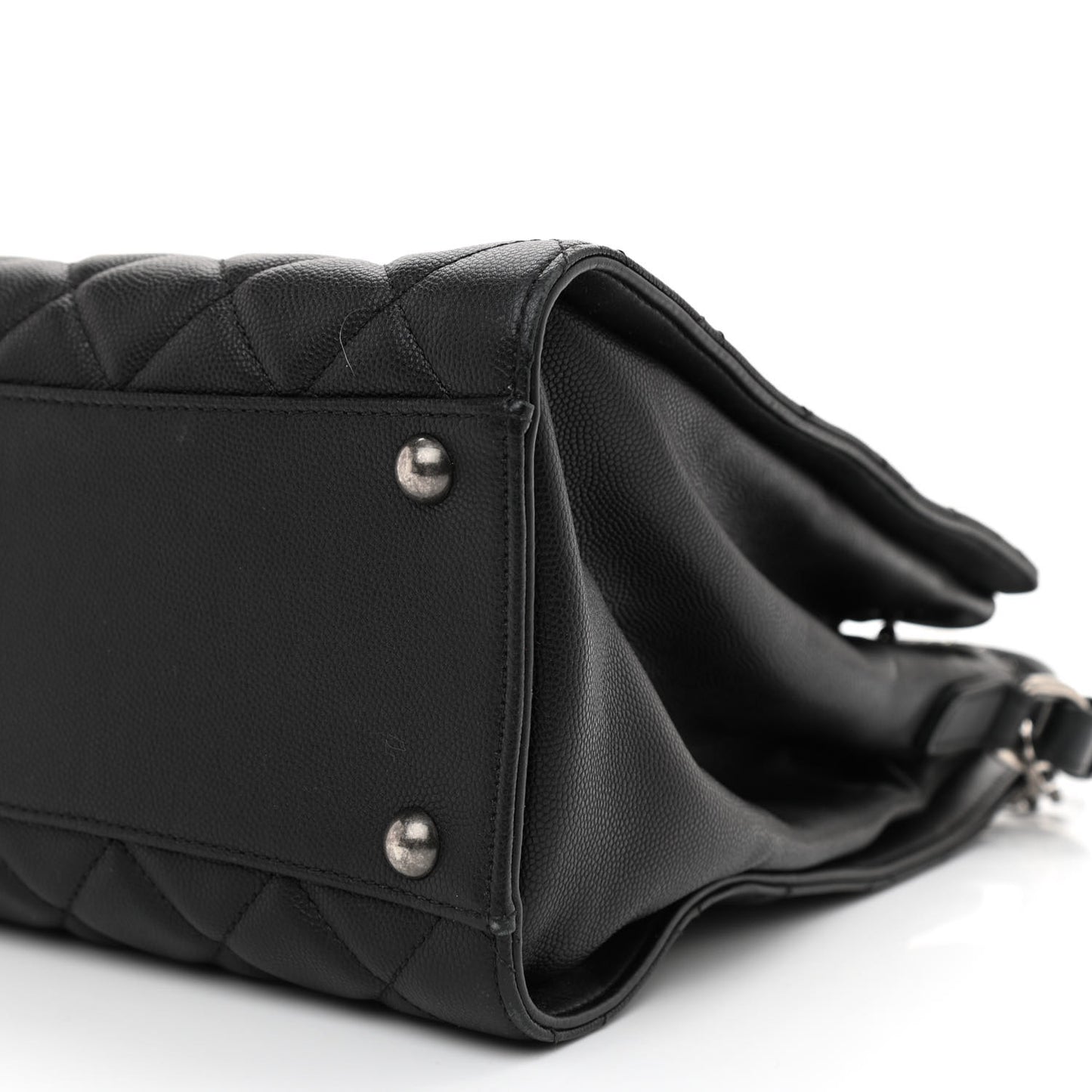 Caviar Quilted Medium CC Bucket Bag Black