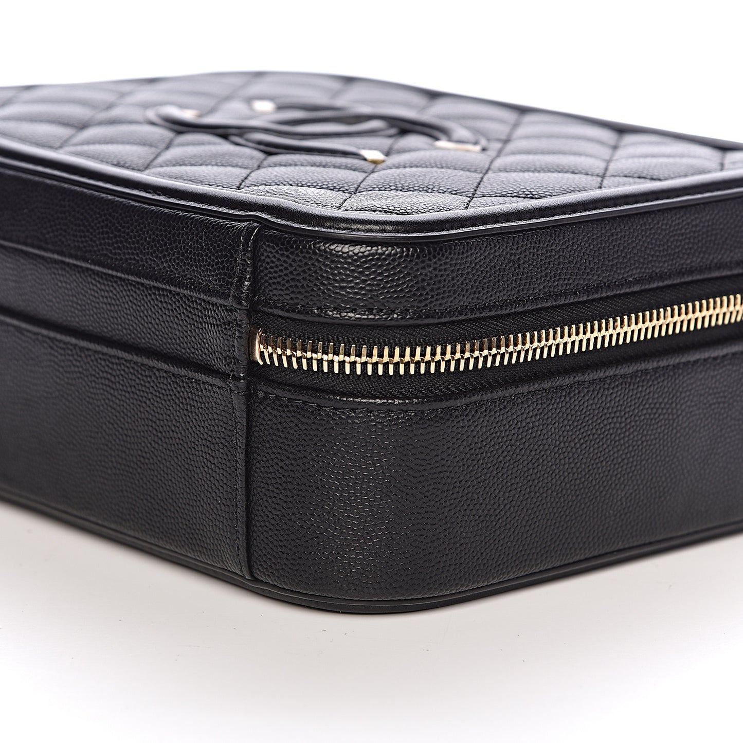 Caviar Quilted Medium CC Filigree Vanity Case Black