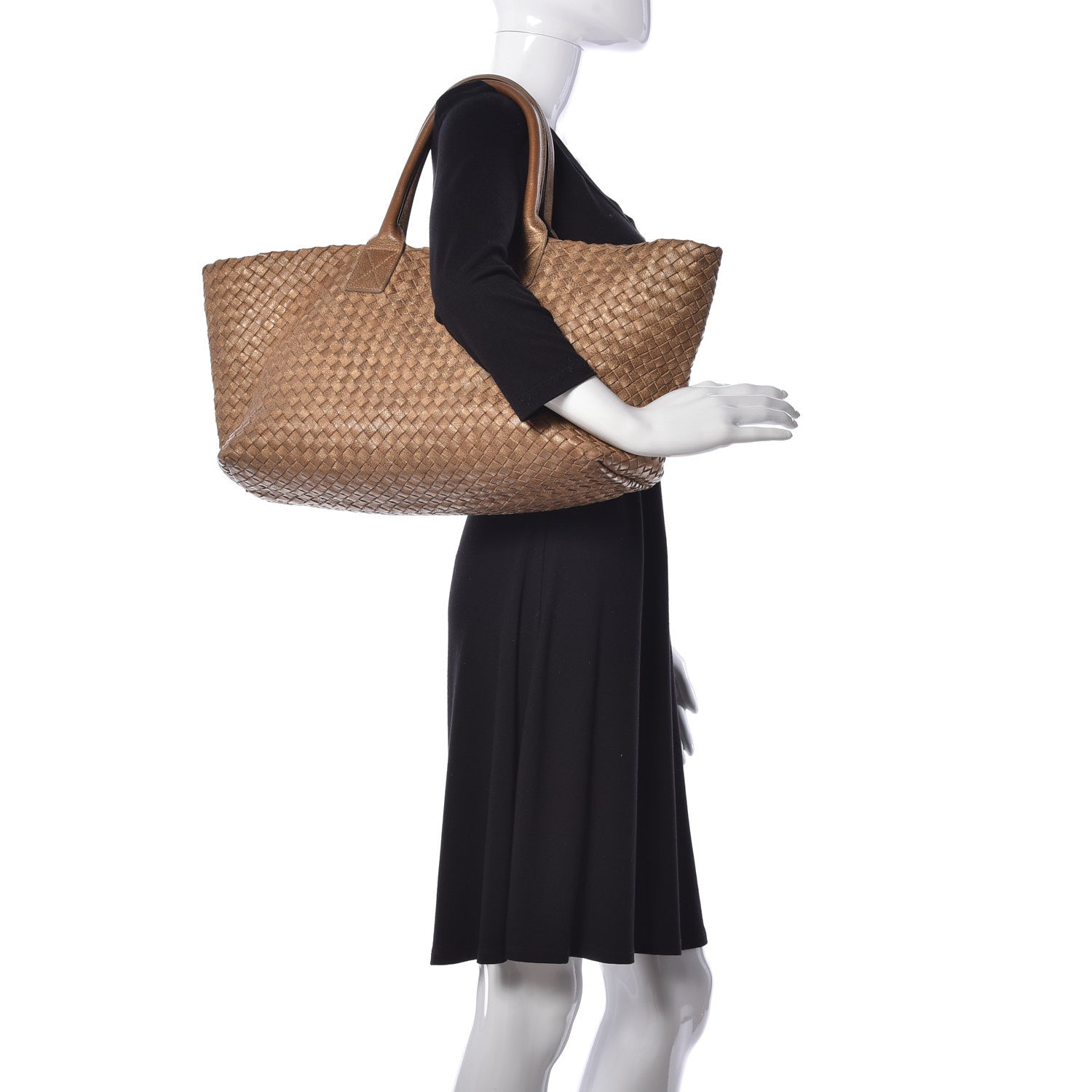 Bottega Veneta Chevre Intrecciato Medium Cabat Ottone 2 of 26