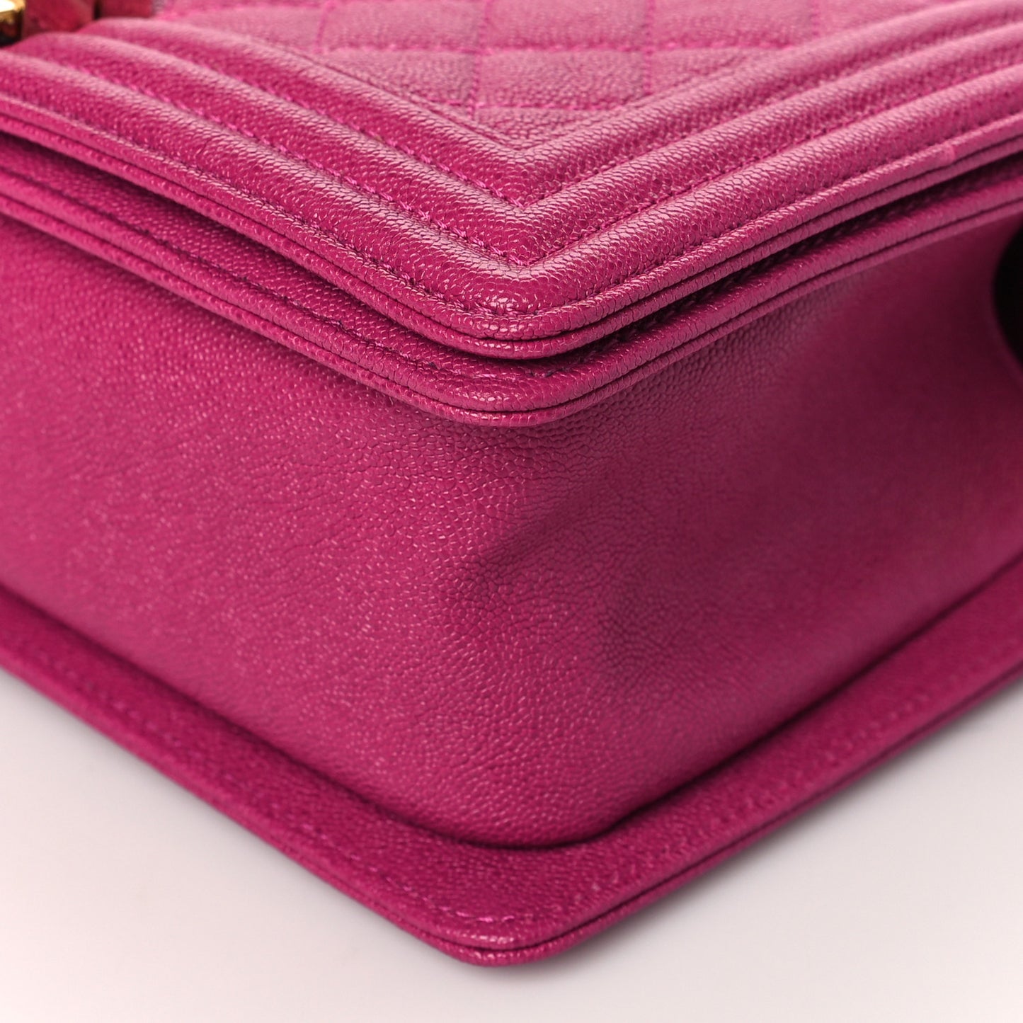Caviar Quilted Medium Boy Flap Fuchsia