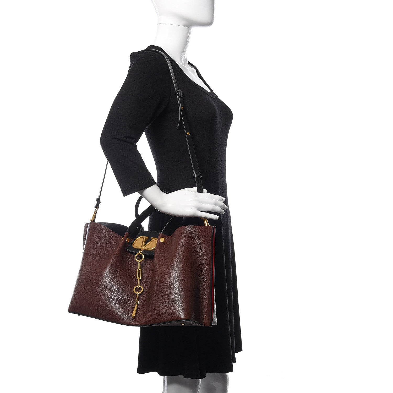 Valentino Garavani Grainy Calfskin Medium VLogo Escape Shopper Rubin 2 of 9