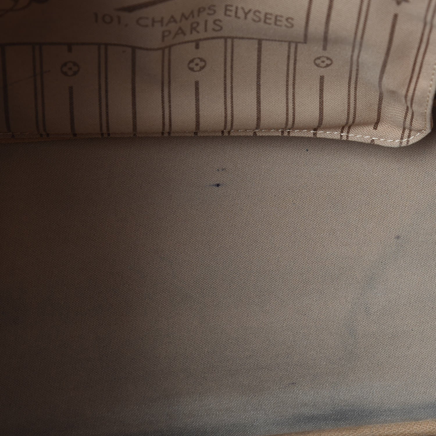 Louis Vuitton Monogram Neverfull MM 21 of 27