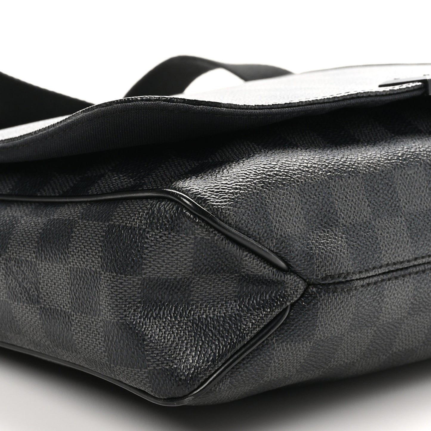 Damier Graphite District MM
