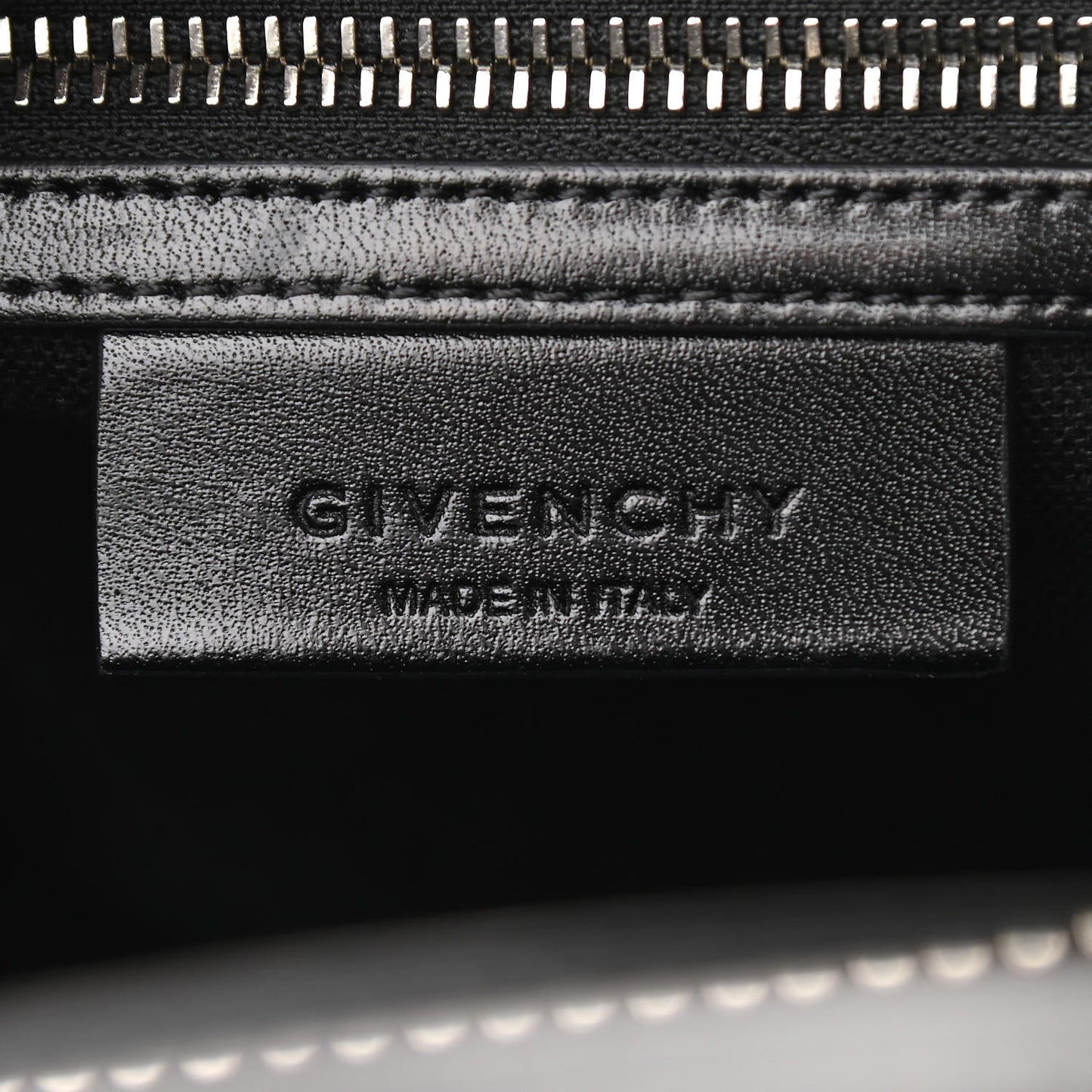 Shiny Lord Calfskin Medium Antigona Black