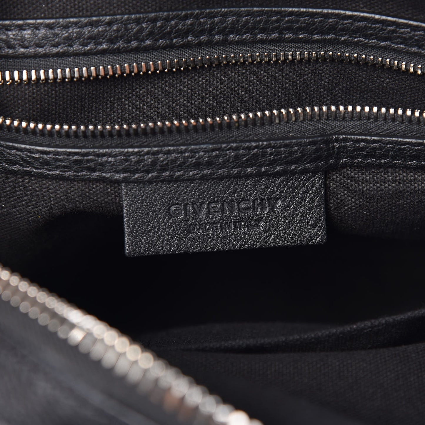 Pebbled Calfskin Small Nightingale Black