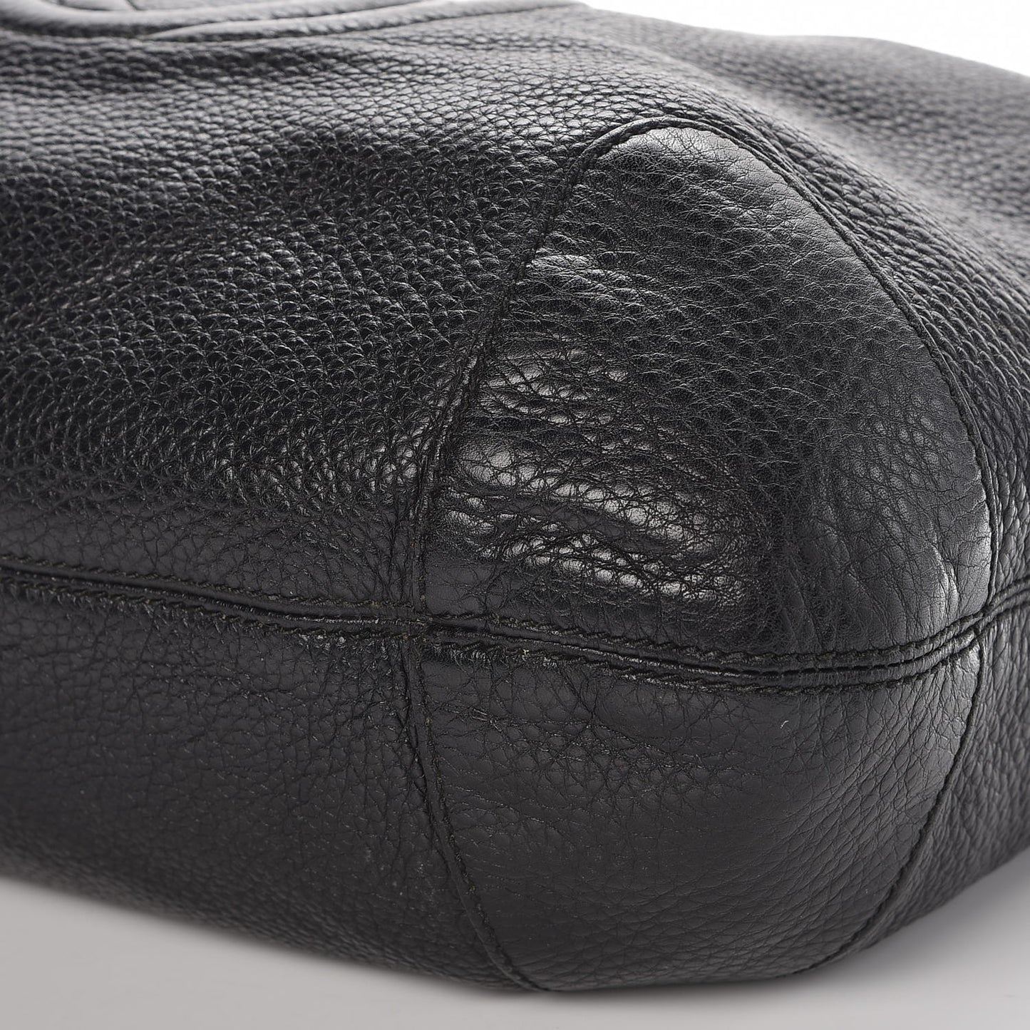 Pebbled Calfskin Medium Soho Chain Hobo Black