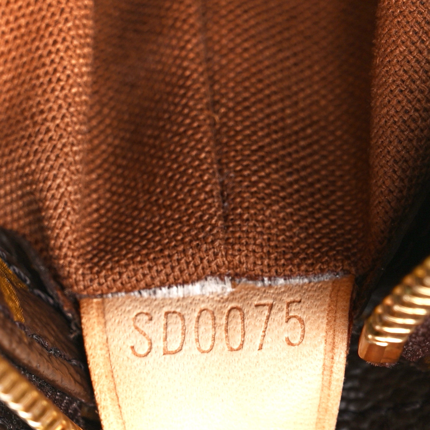 Louis Vuitton Monogram Cabas Mezzo 8 of 11