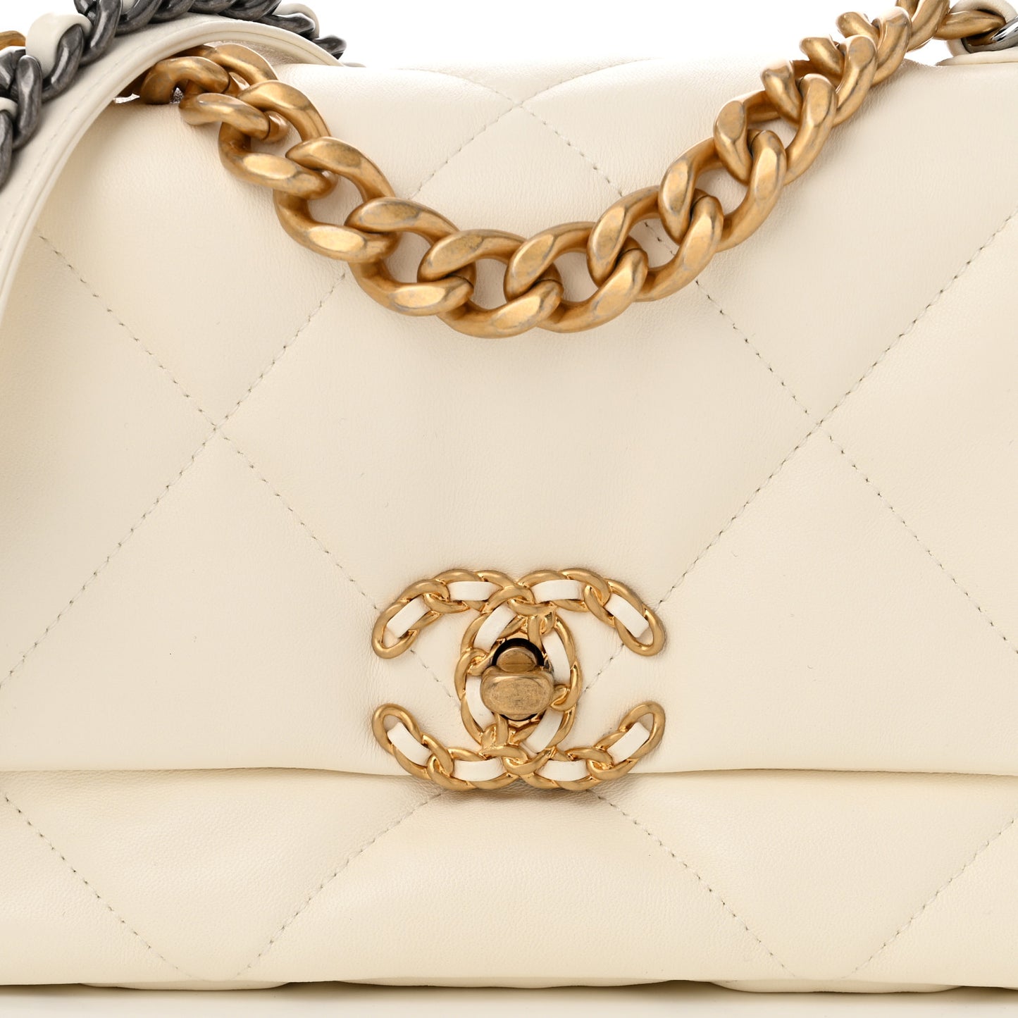 Lambskin Quilted Medium Chanel 19 Flap White