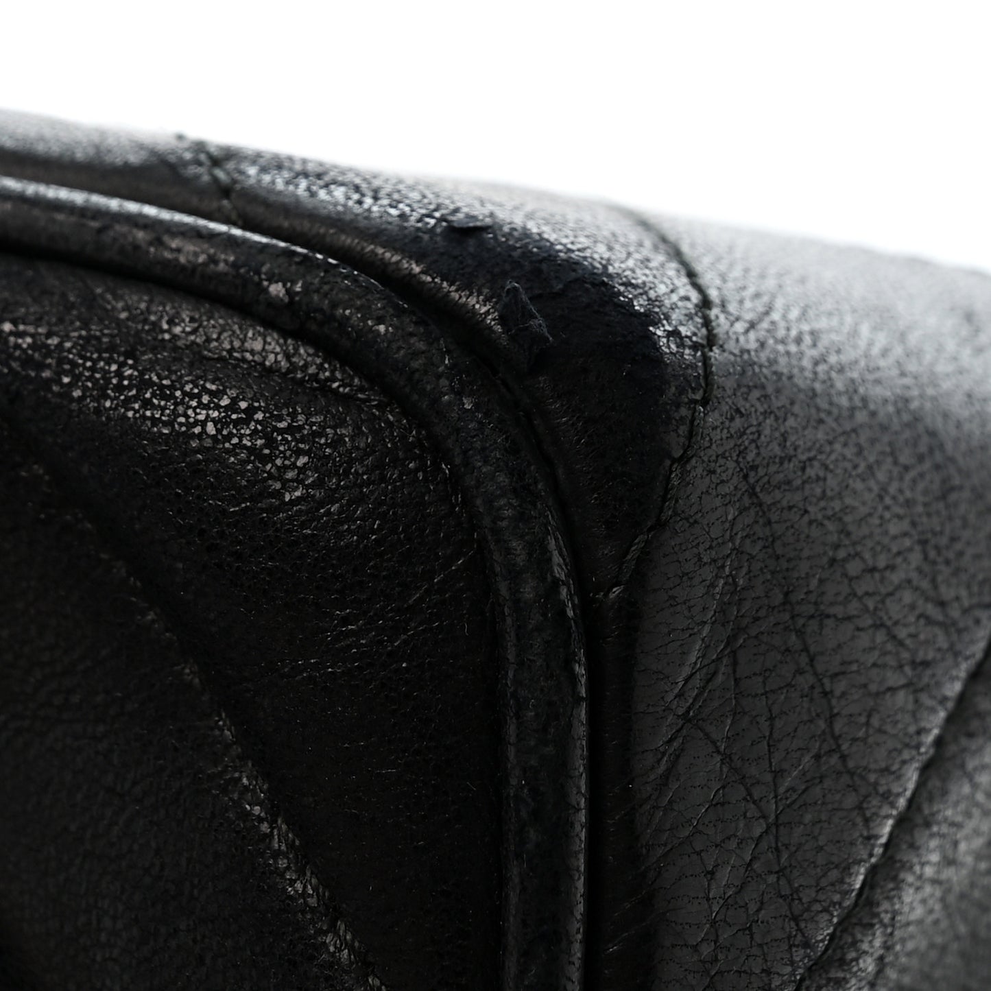 Lambskin Chevron Quilted Tassel Camera Case Black