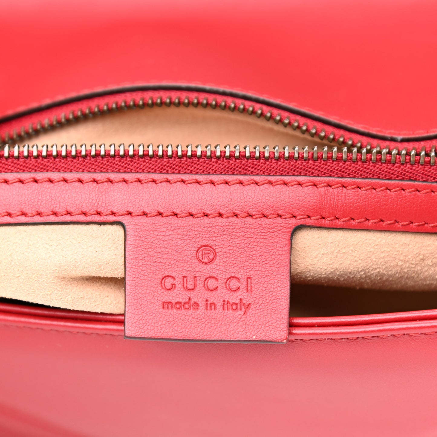 Calfskin Matelasse Small GG Marmont Shoulder Bag Hibiscus Red
