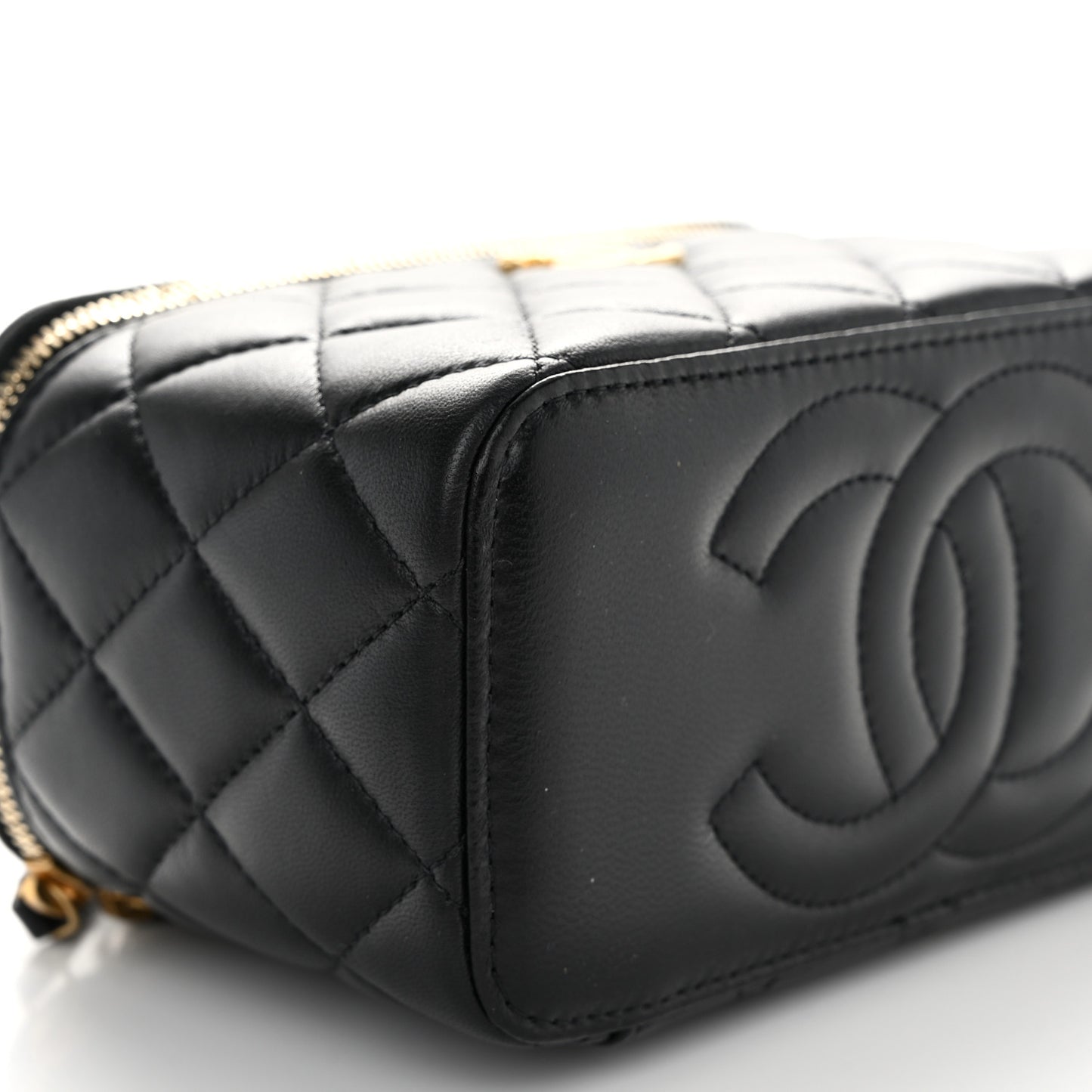 Lambskin Quilted Sweet Camellia Small Vanity Case With Chain Black
