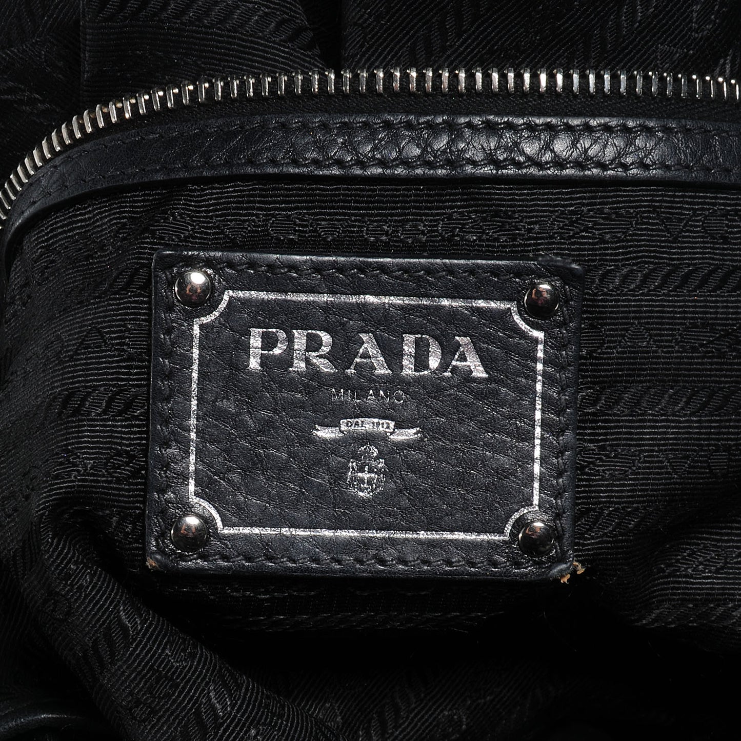 Vitello Daino Tote Nero Black
