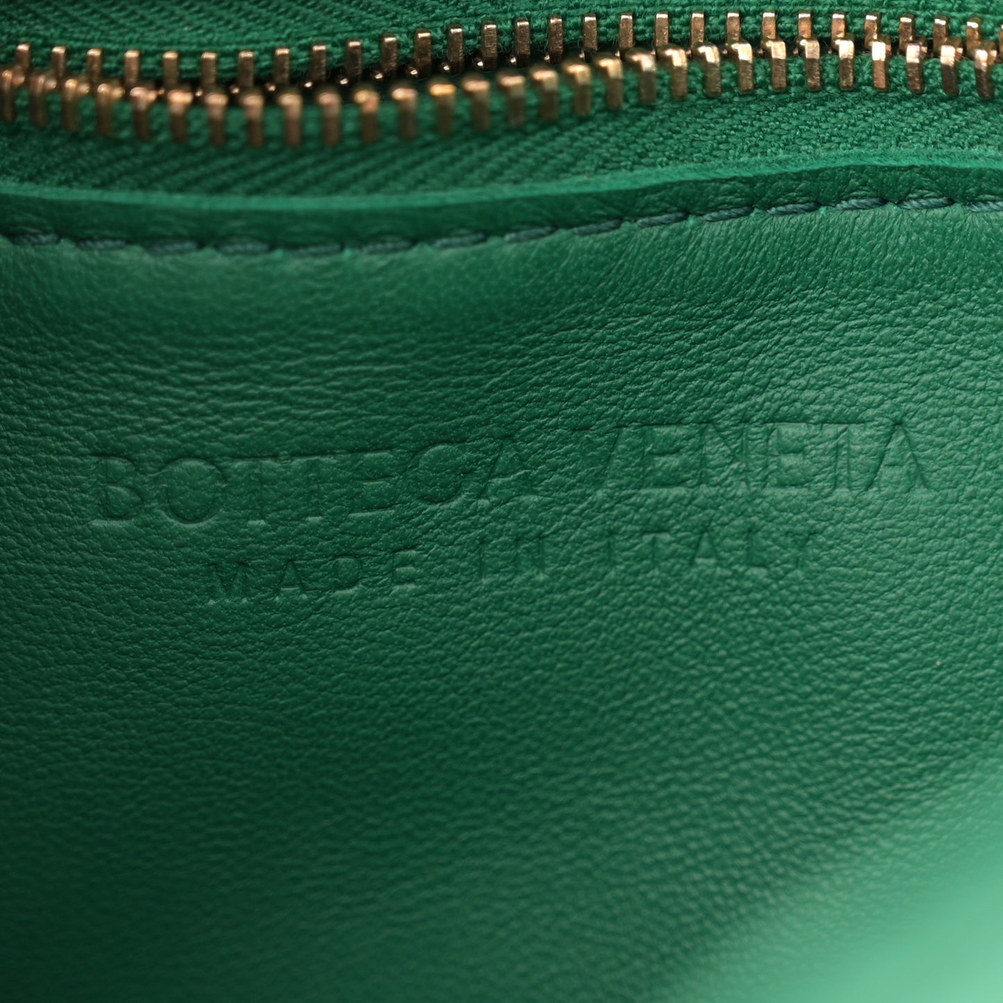 Lambskin Maxi Intrecciato Cassette Crossbody Bag Racing Green