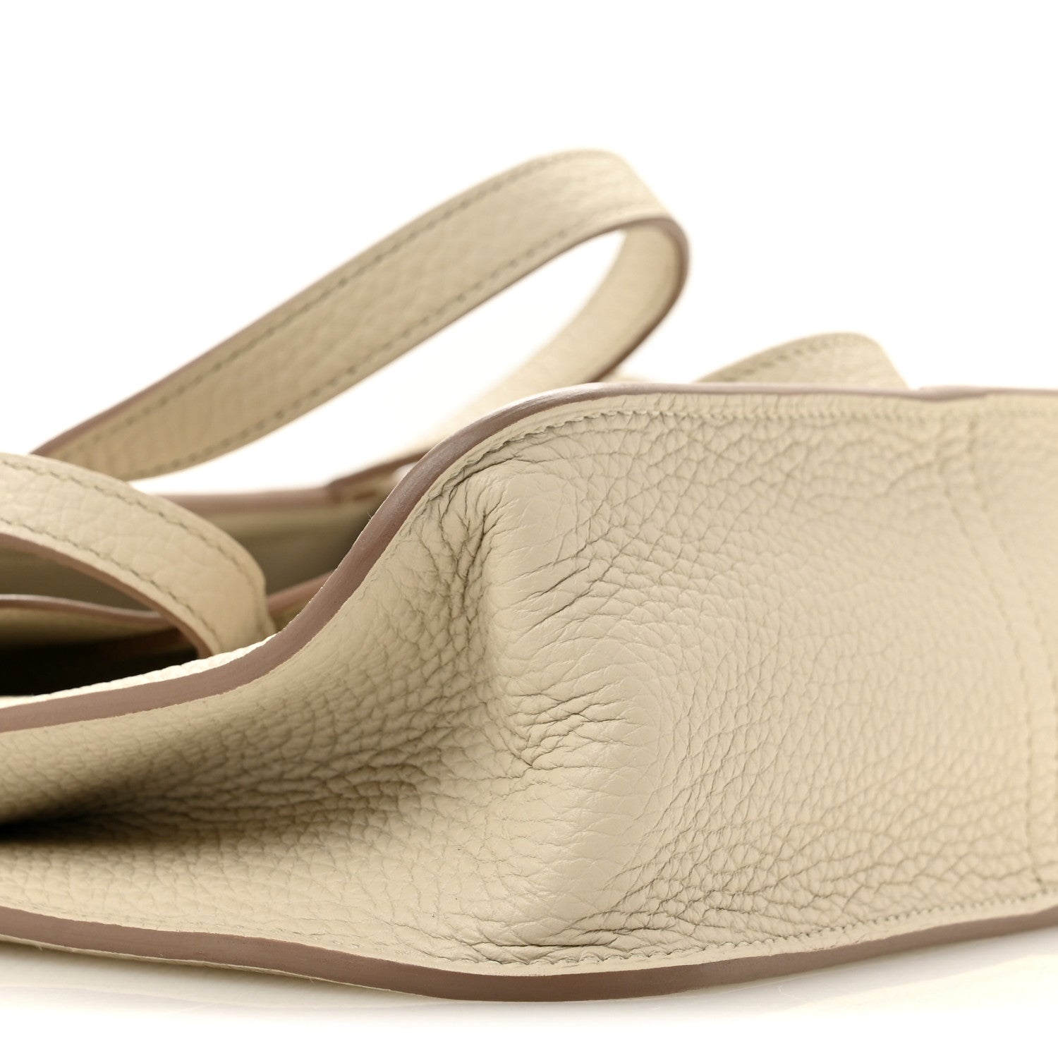 Hermes Taurillon Clemence Halzan 25 Halzan Beton 9 of 11
