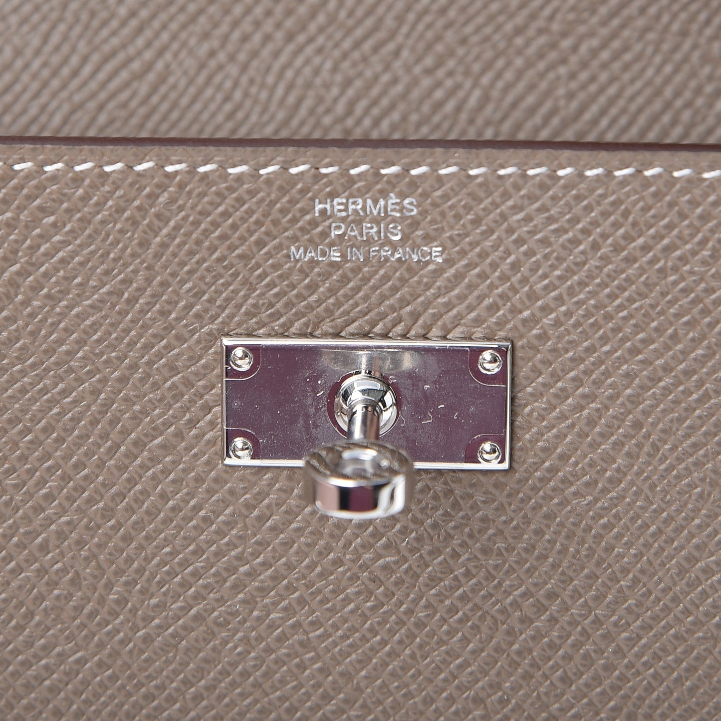 Epsom Kelly Longue Wallet Etoupe