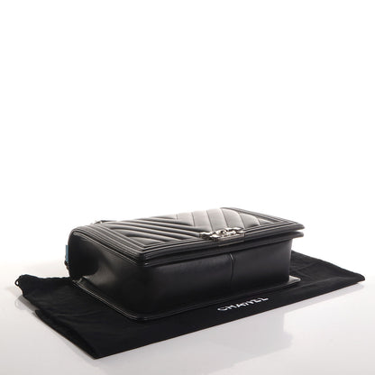 Chanel Calfskin Chevron New Medium Boy Flap Black 4 of 7