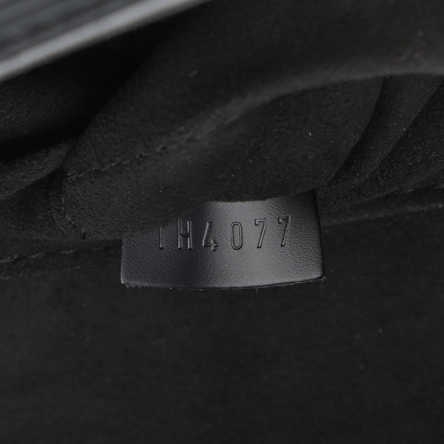 Louis Vuitton Epi Montaigne Clutch Black 7 of 14