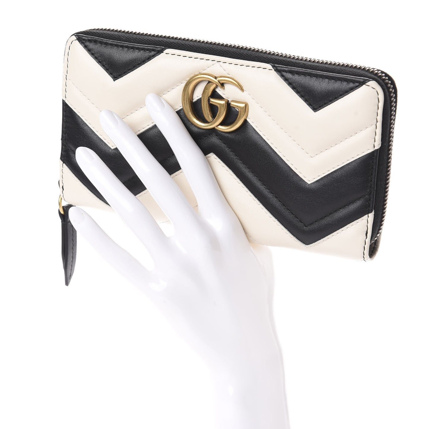 Calfskin Matelasse GG Marmont Zip Around Wallet Black White