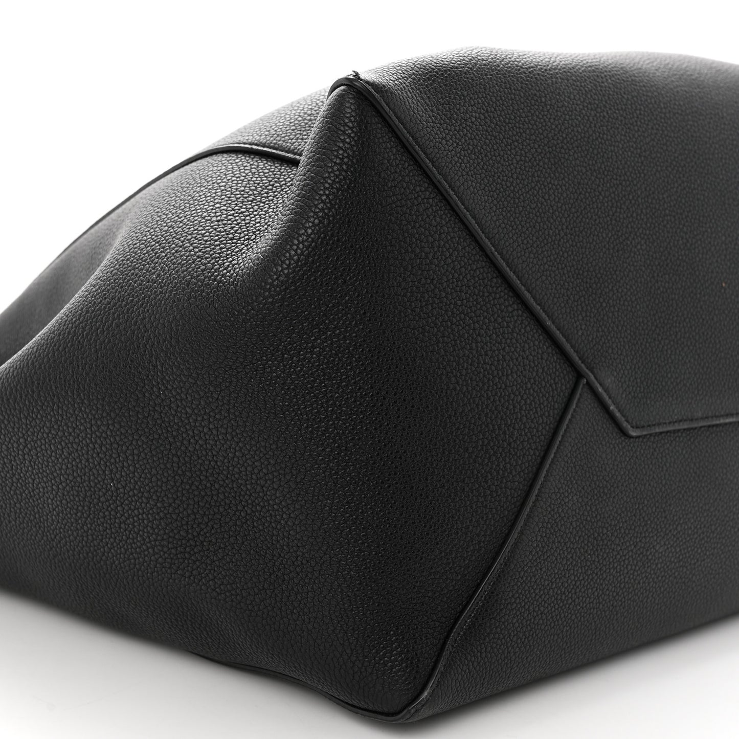 Soft Grained Calfskin Medium Belt Cabas Phantom Black
