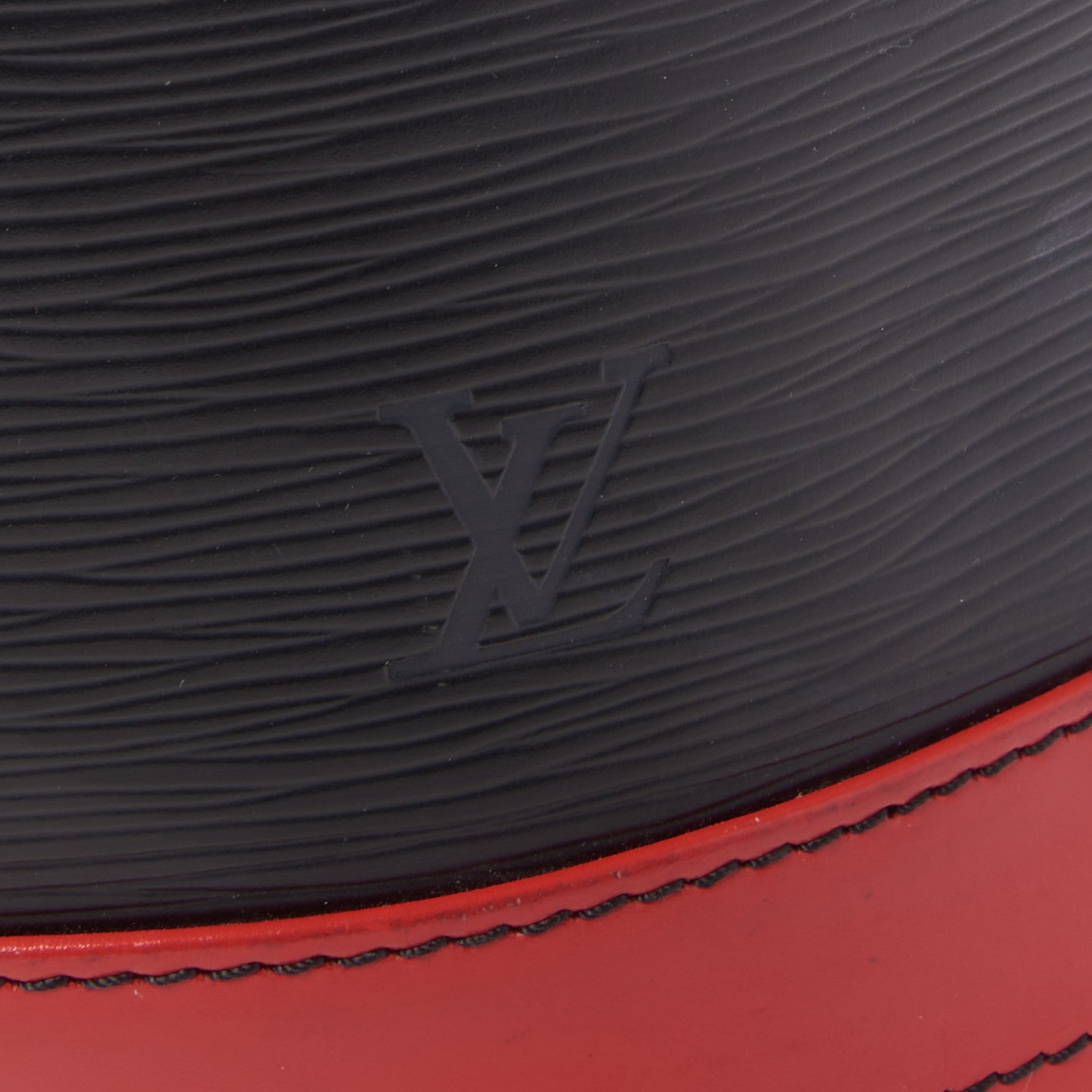 Louis Vuitton Epi Bi-Color Noe Castillan Red Black 9 of 10