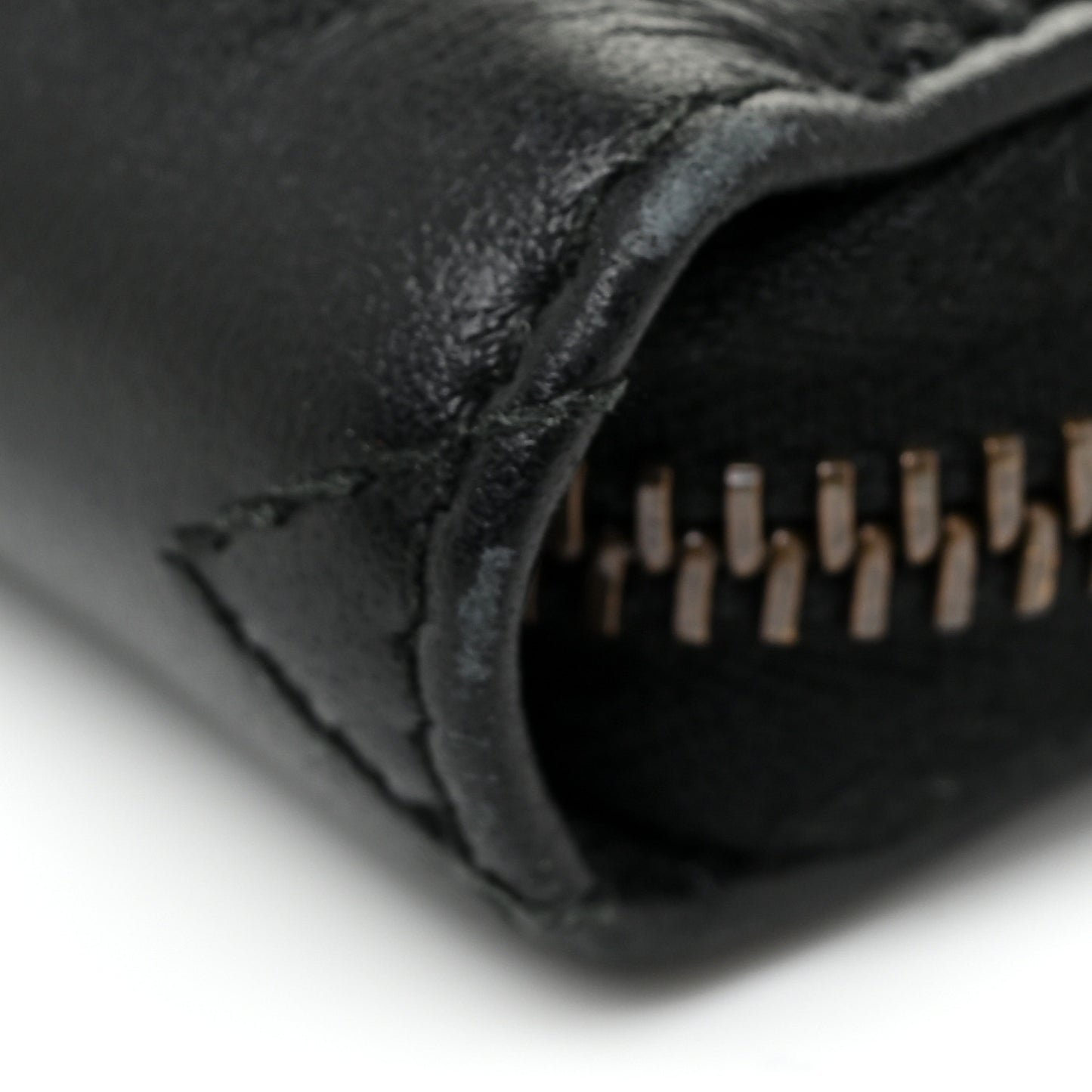 Calfskin Matelasse GG Marmont Zip Around Wallet Black