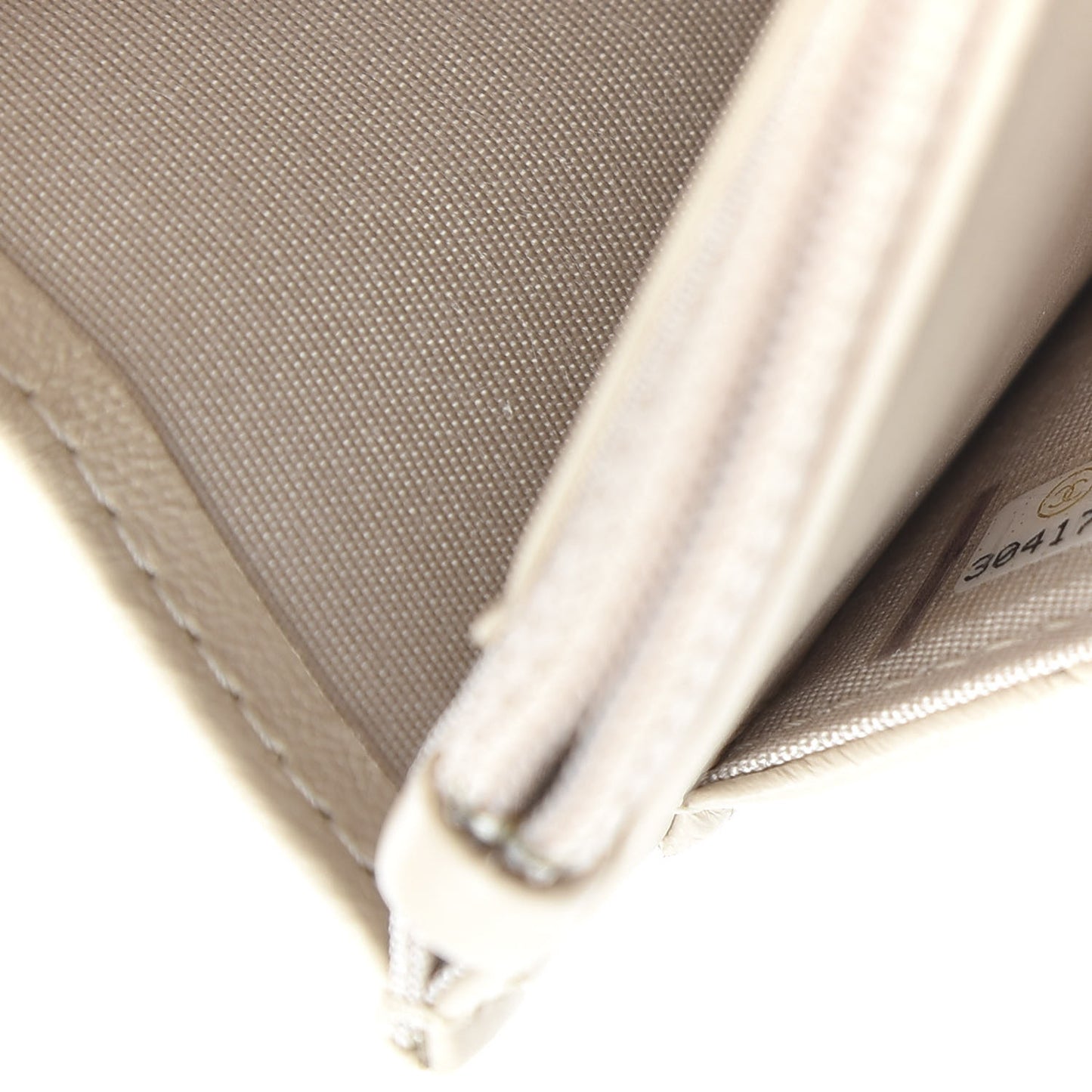 Lambskin Quilted Chain Around Wallet On Chain WOC White