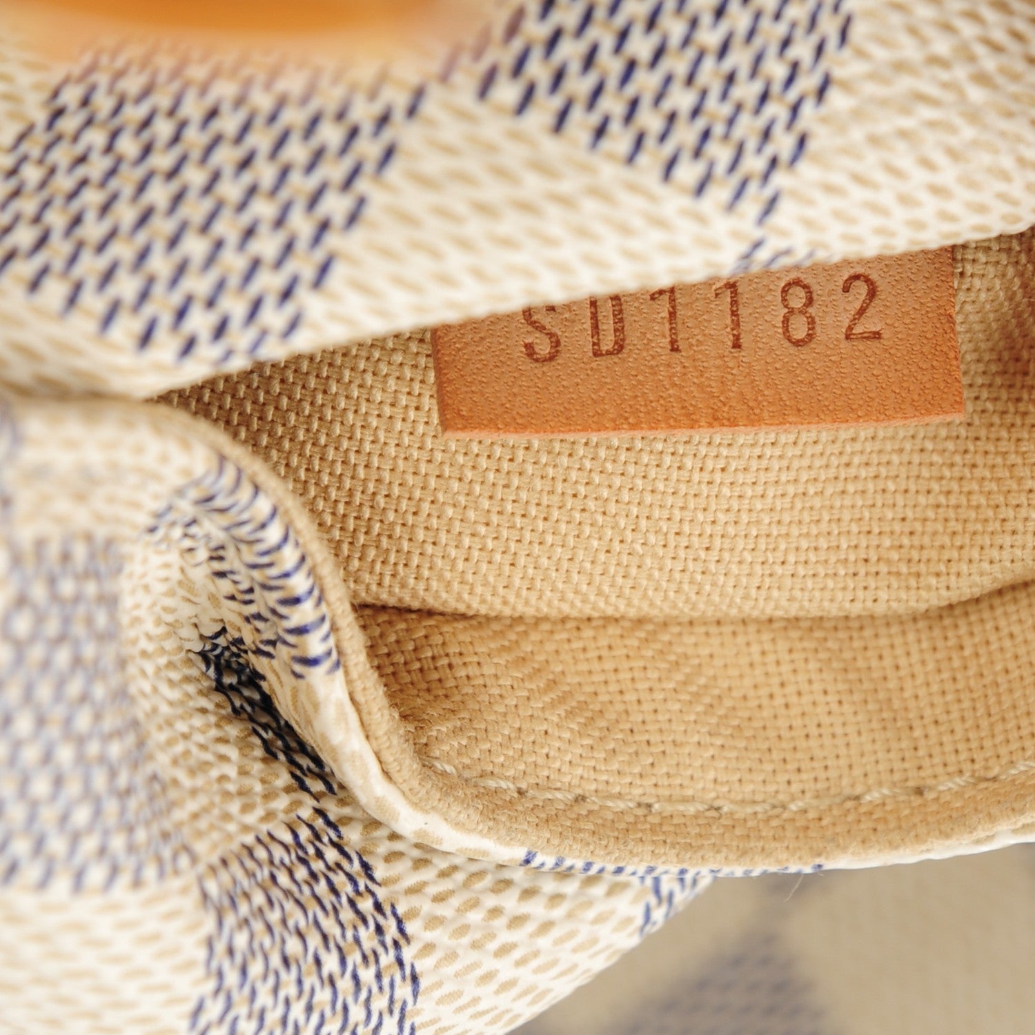 Louis Vuitton Damier Azur Totally MM 8 of 8