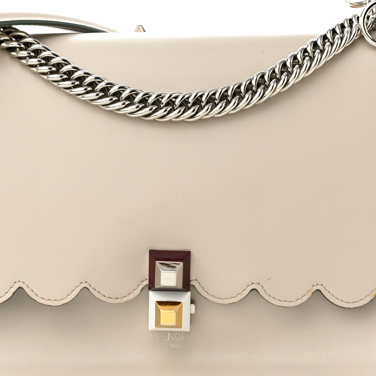 Vitello Liberty Scalloped Studded Kan I Shoulder Bag Grigio Polvere