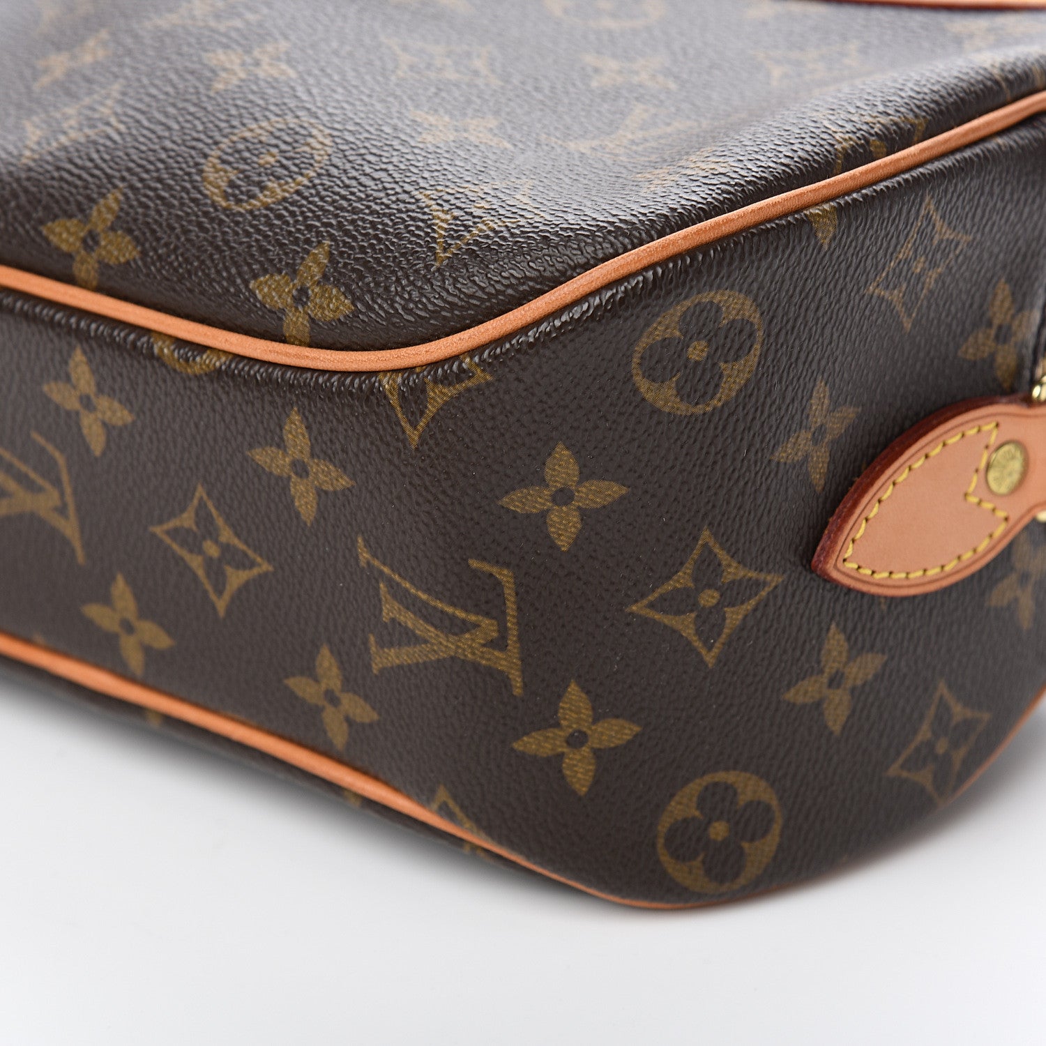 Louis Vuitton Monogram Blois 7 of 8