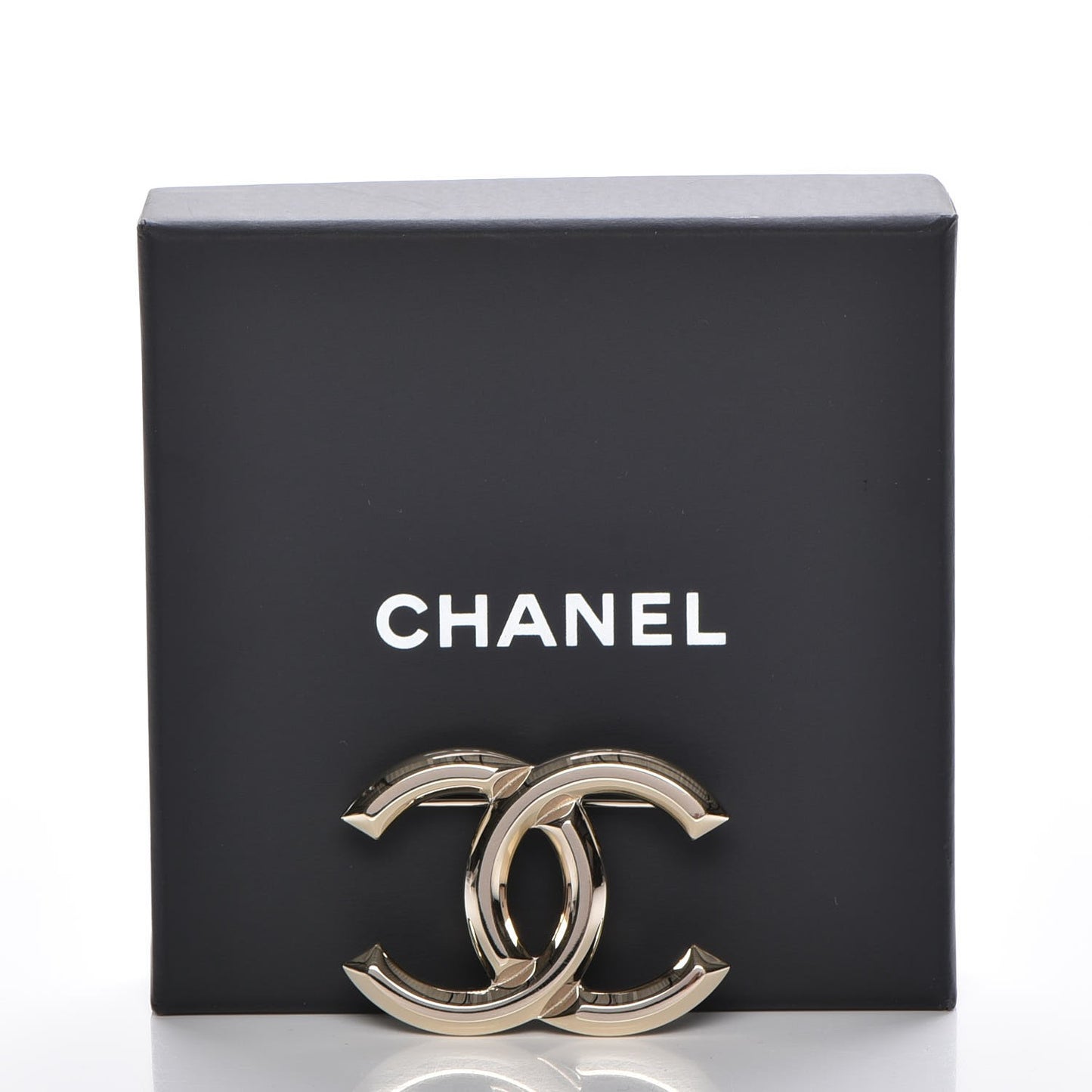 Metal CC Brooch Gold