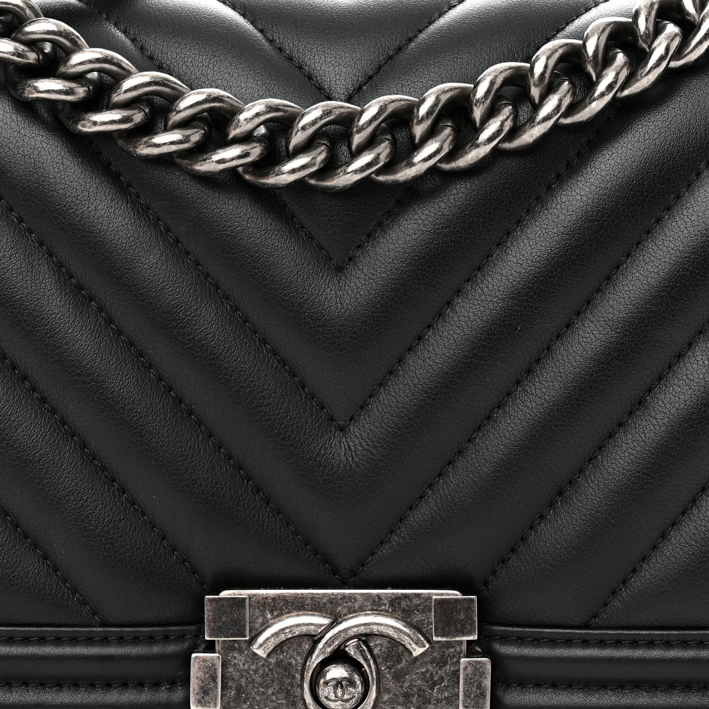Lambskin Chevron Quilted Medium Boy Flap Black