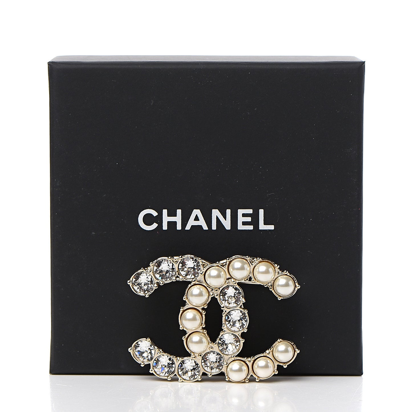 Crystal Pearl CC Dazzling Domino Brooch Gold