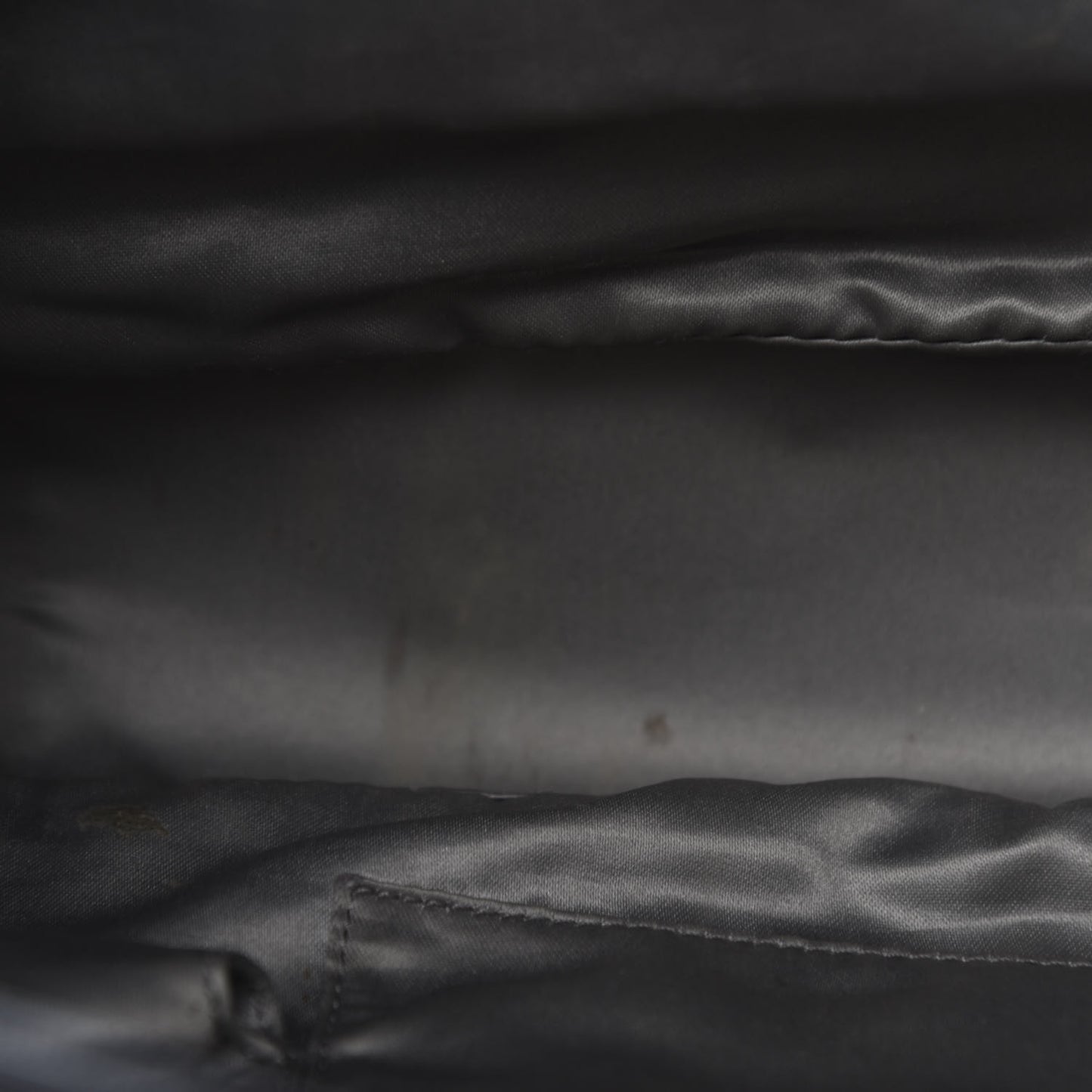 Crinkled Patent Modern Chain Flap Black