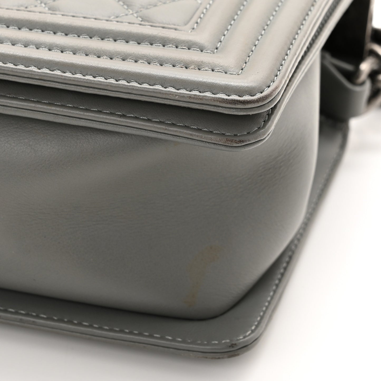 Lambskin Quilted Medium Boy Flap Grey