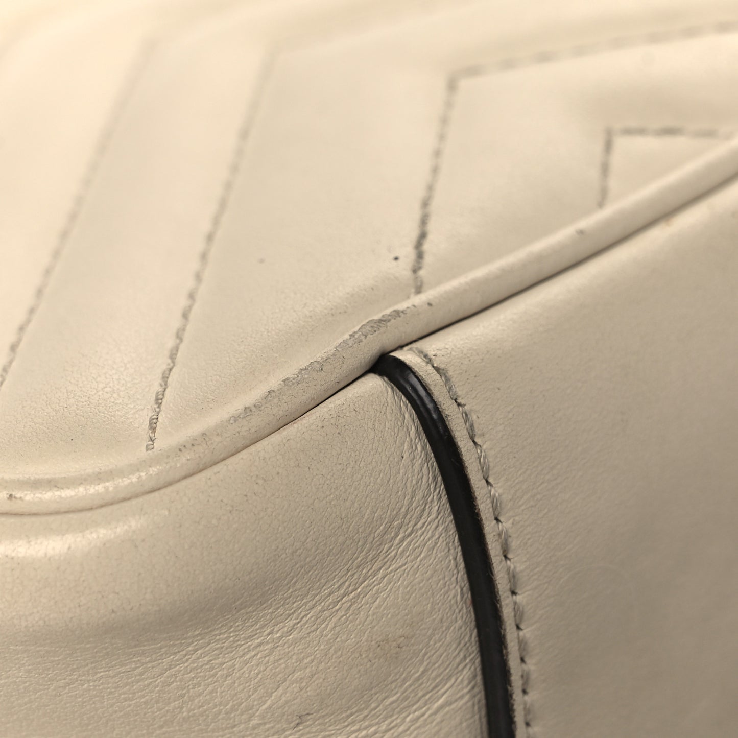 Calfskin Matelasse Small GG Marmont Shoulder Bag White