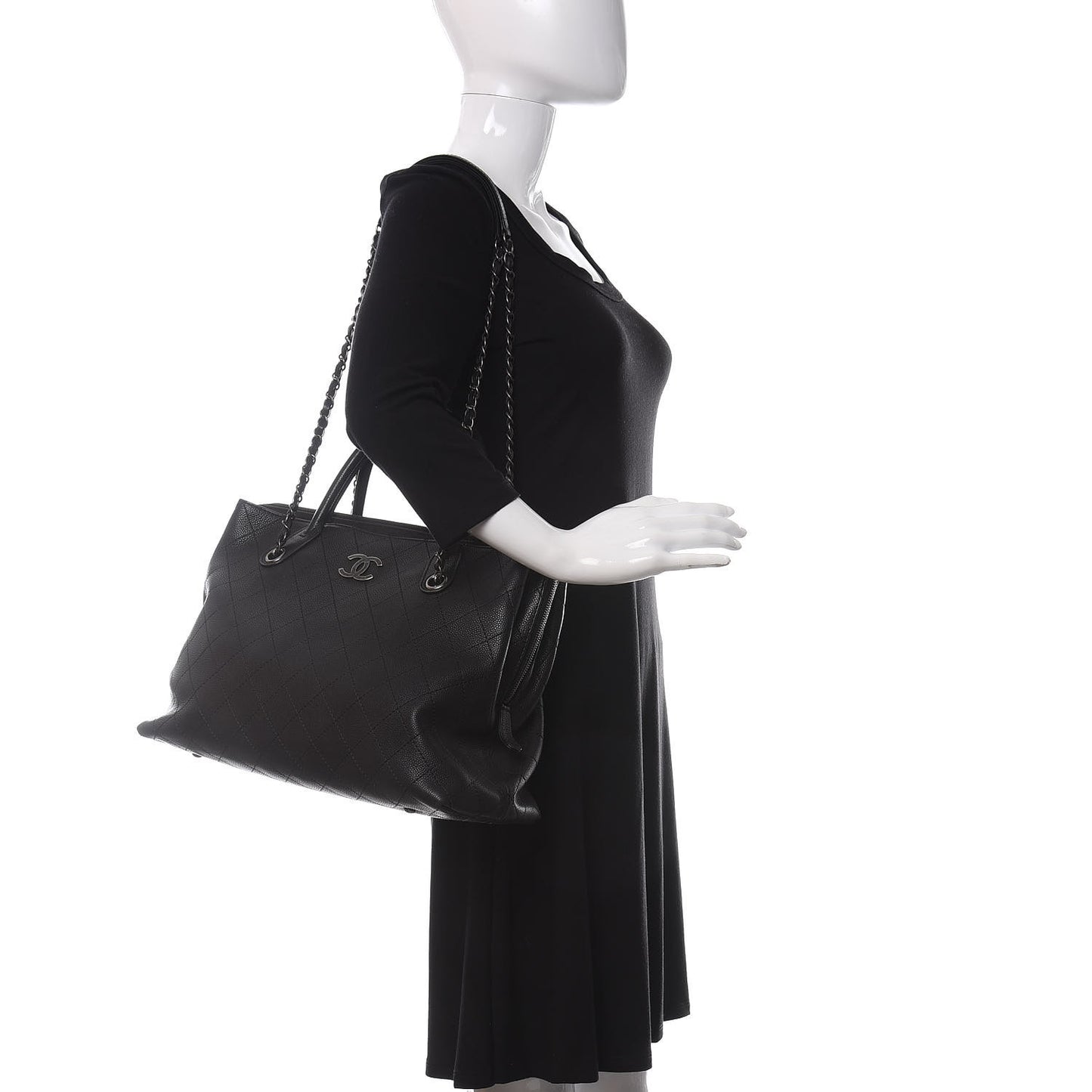 Grained Vegetal Calfskin Urban Shopping Tote Black