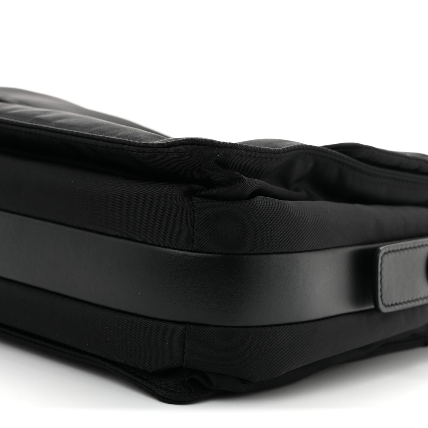 Re-Nylon Padded Medium Traveller Black