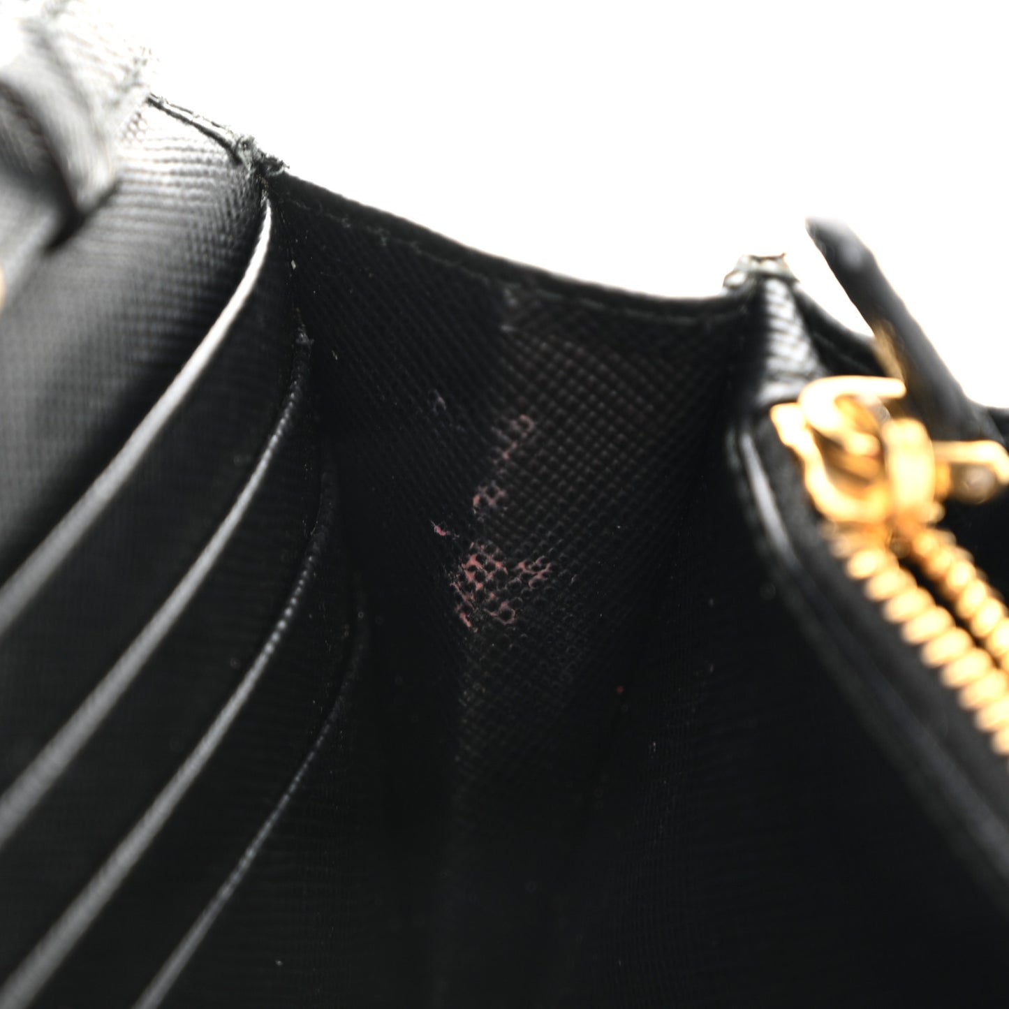 Saffiano Metal Oro Chain Wallet Black