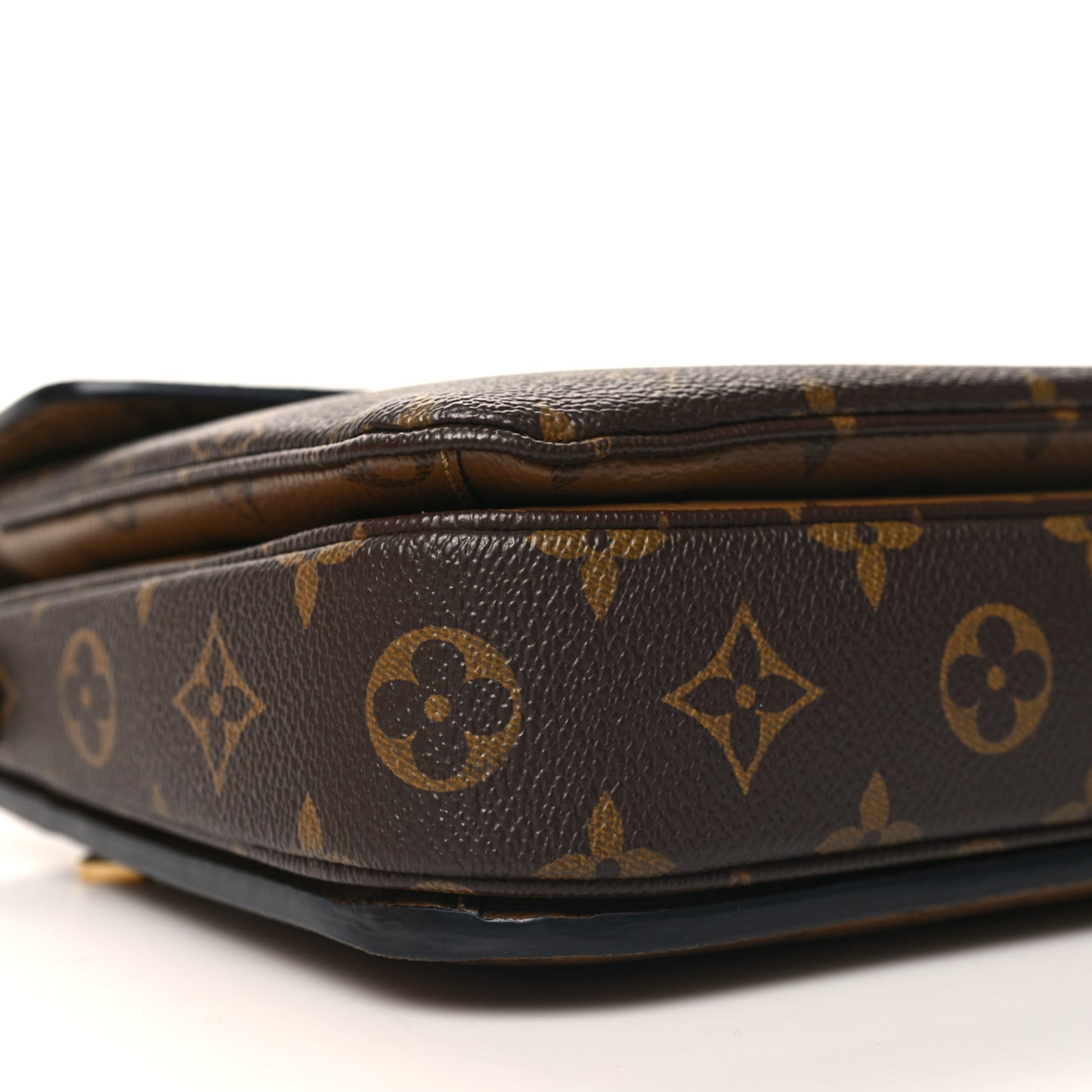 Reverse Monogram Pochette Metis