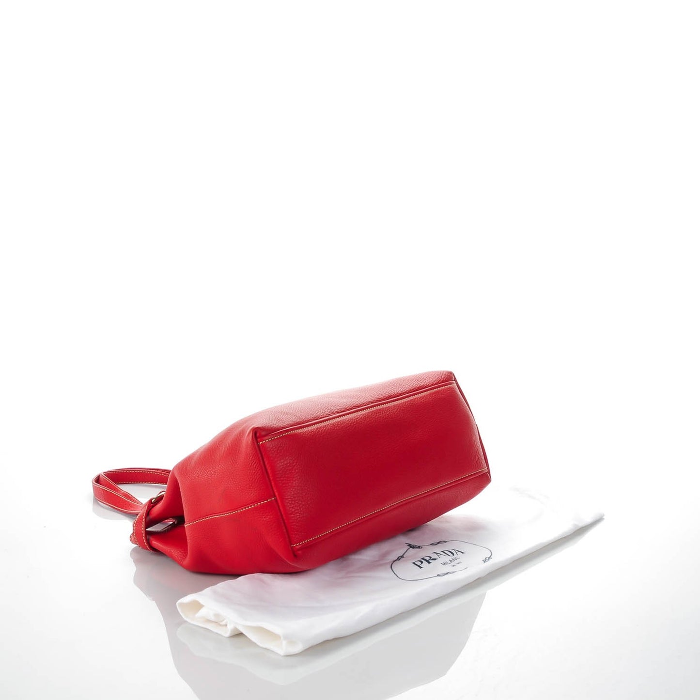 Vitello Daino Shoulder Bag Rosso