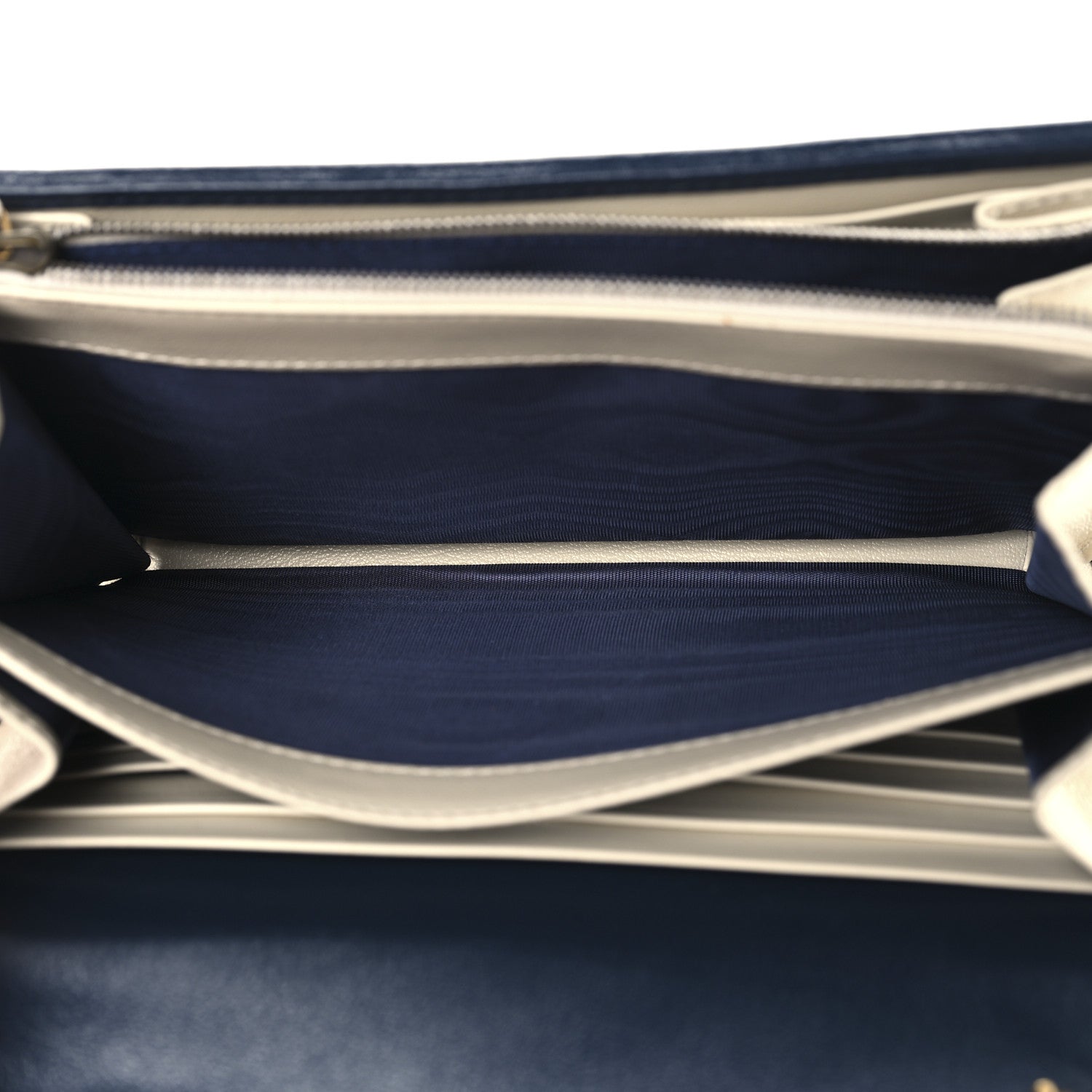 Gucci Vintage Effect Calfskin Matelasse Diagonal Torchon GG Marmont Chain Wallet Mystic White Blue Agata 6 of 13