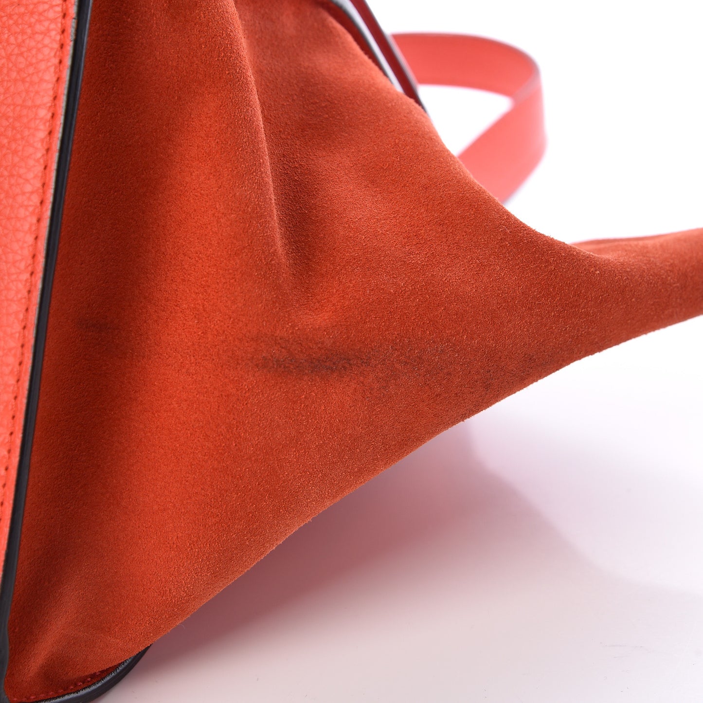 Drummed Calfskin Suede Medium Trapeze Vermillion