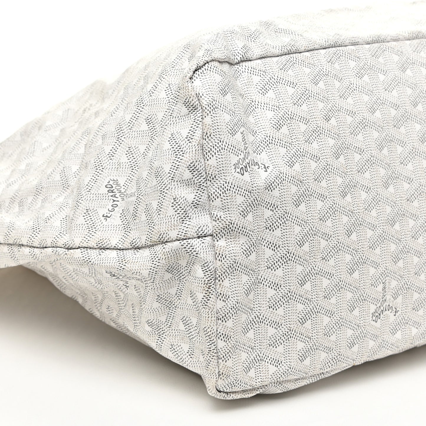 Goyardine Saint Louis GM White