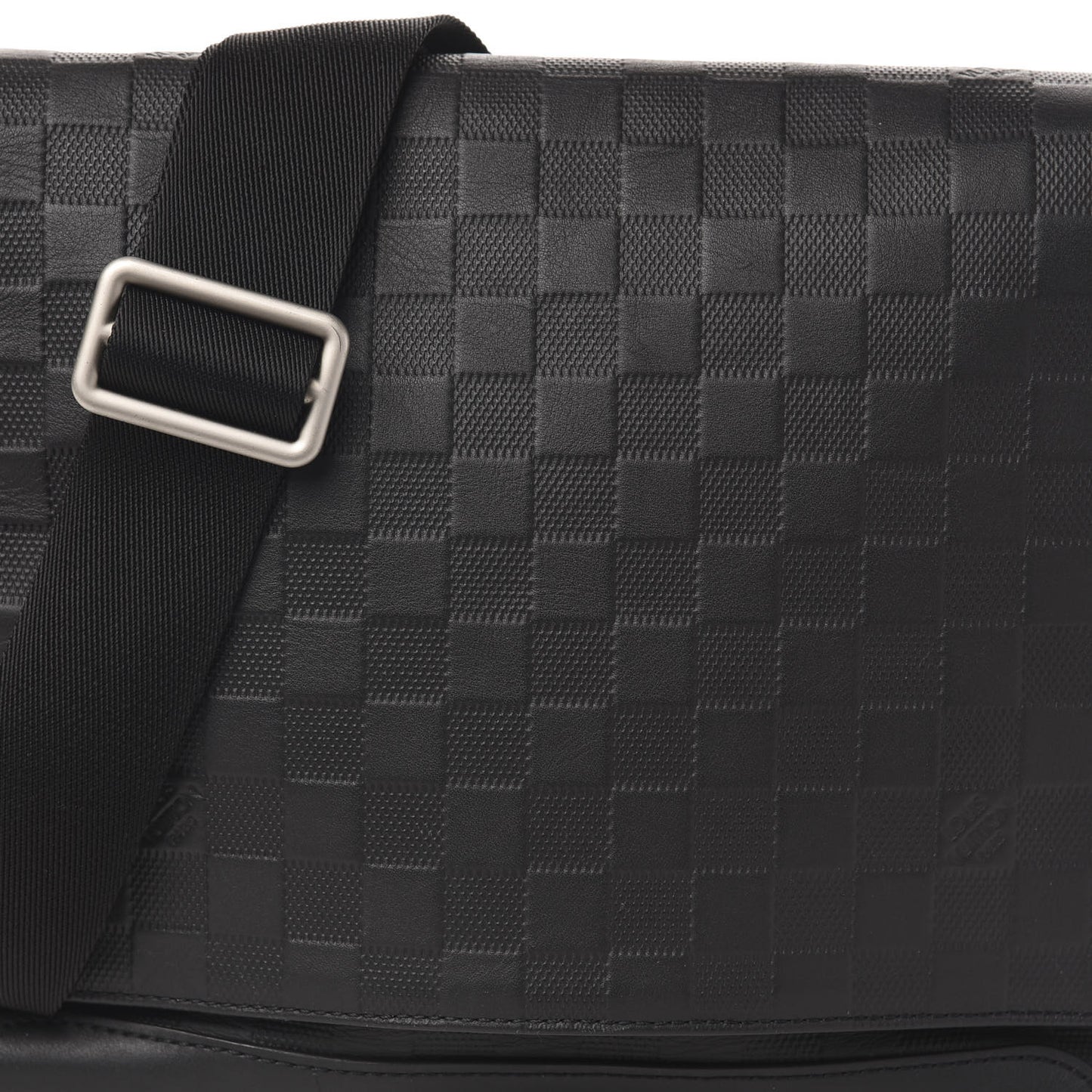 Damier Infini District PM Onyx