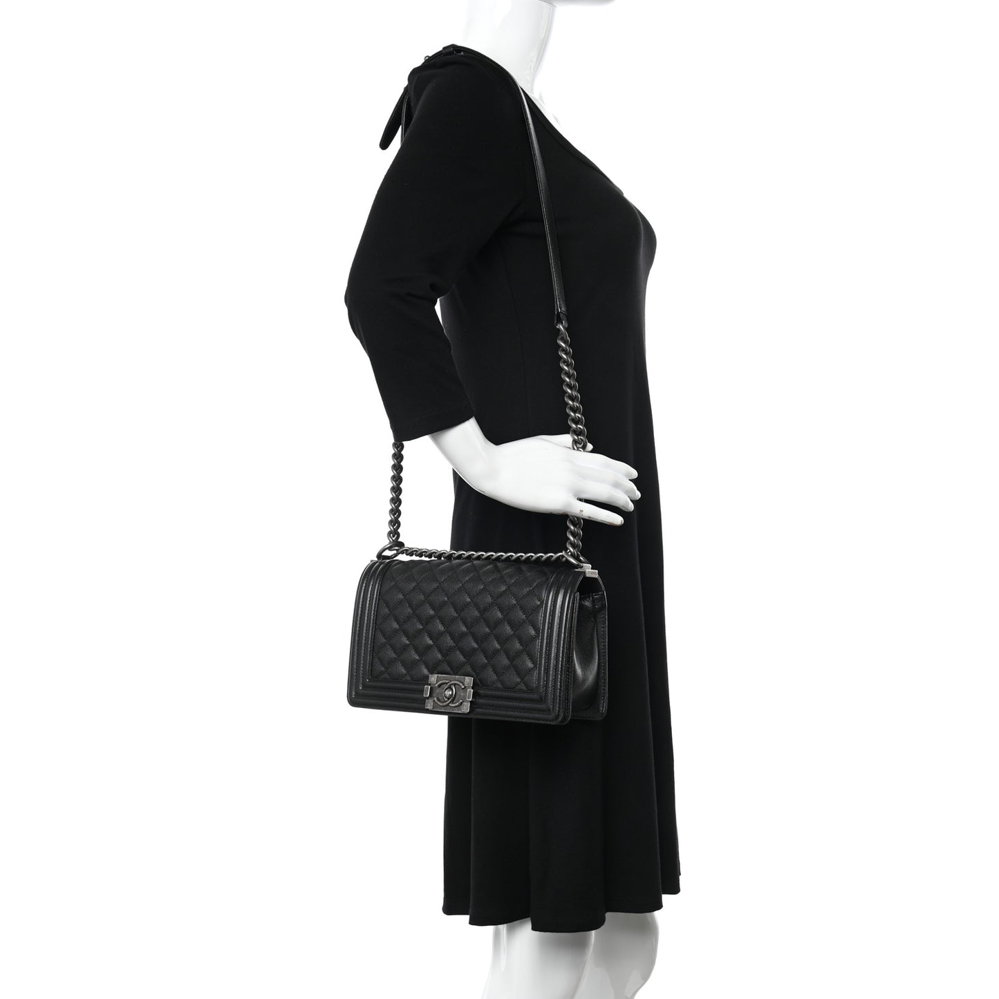 Caviar Quilted Medium Boy Flap Black