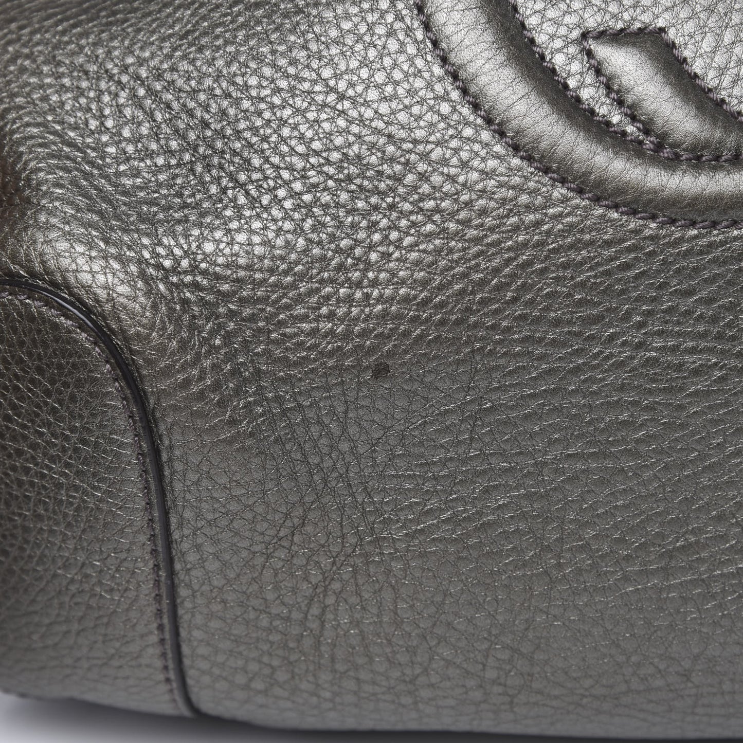 Metallic Pebbled Calfskin Medium Soho Chain Hobo Sasso