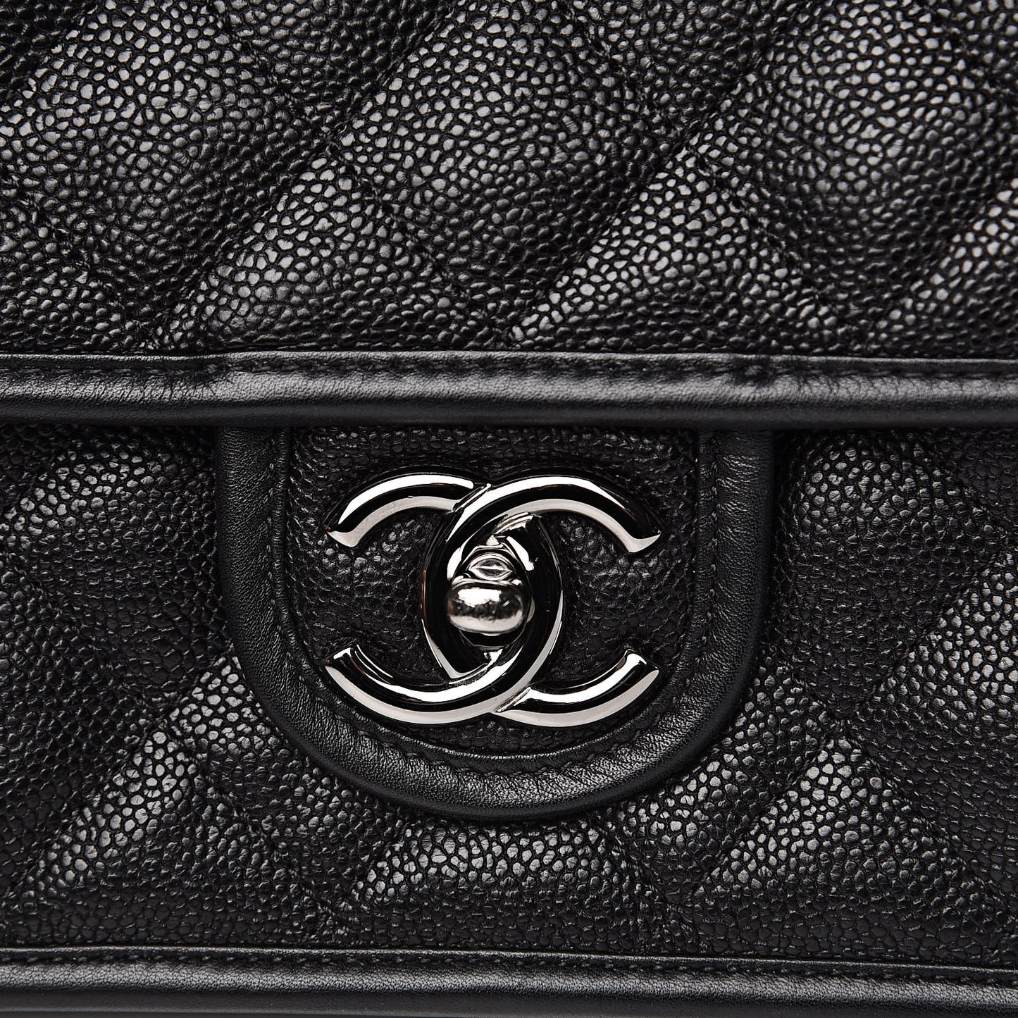 Caviar Quilted Medium French Riviera Flap Black
