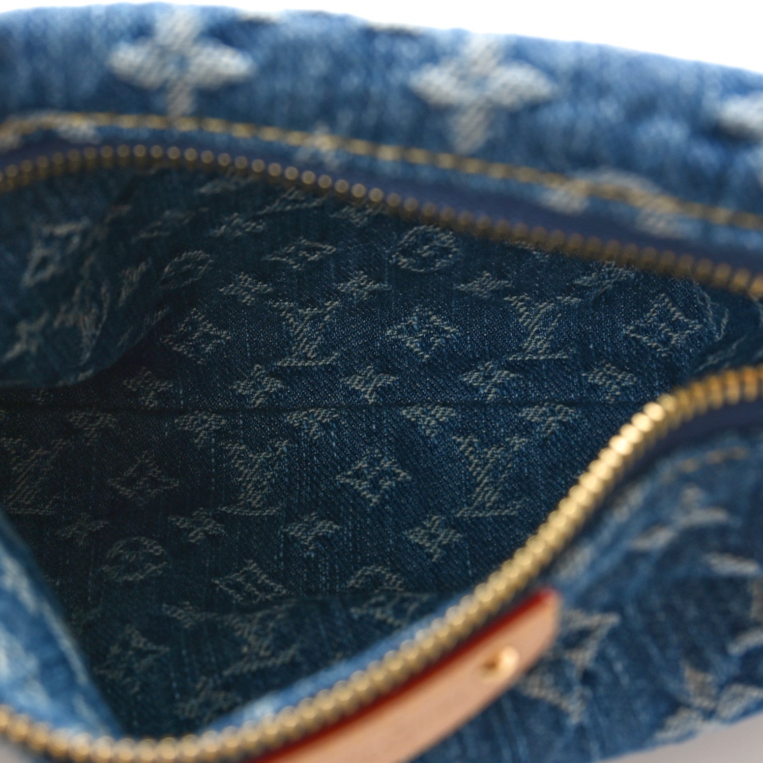 Louis Vuitton Monogram Denim Hills Pochette Blue 5 of 9