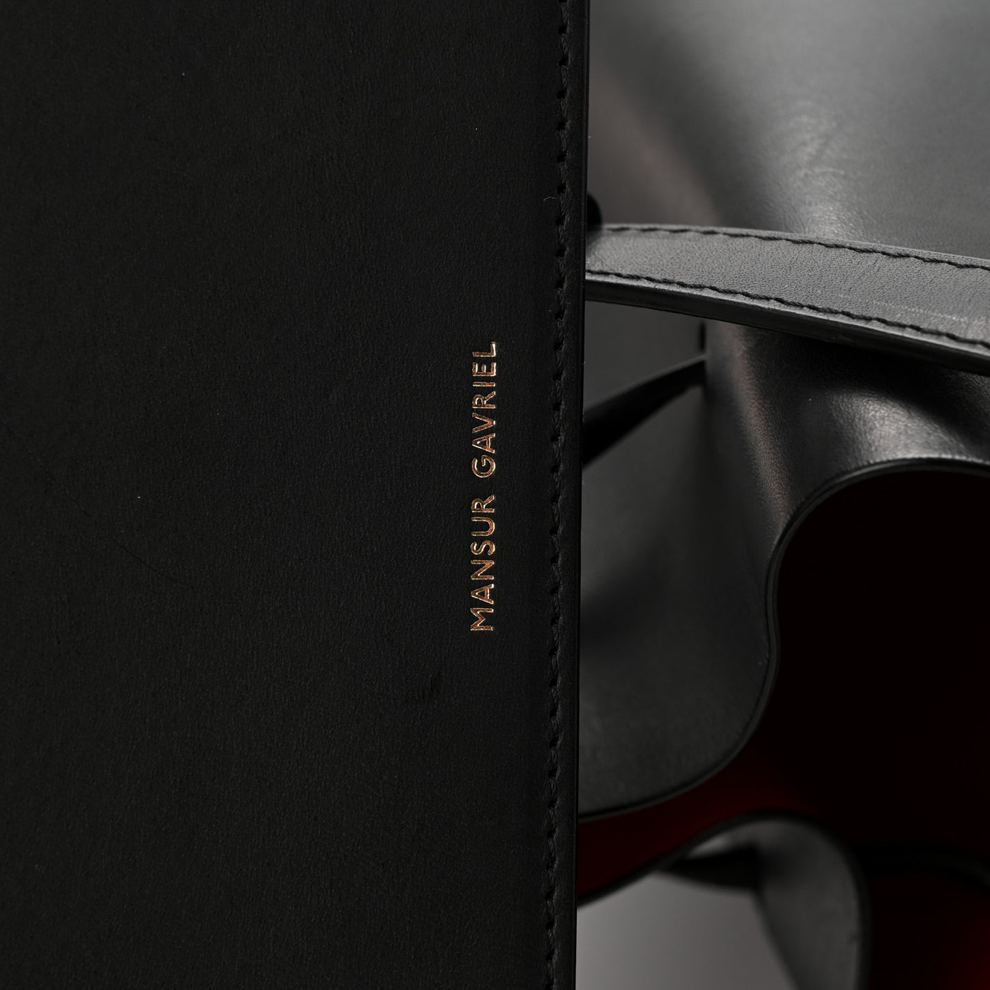 Vegetable Tanned Calfskin Bucket Bag Black Flamma