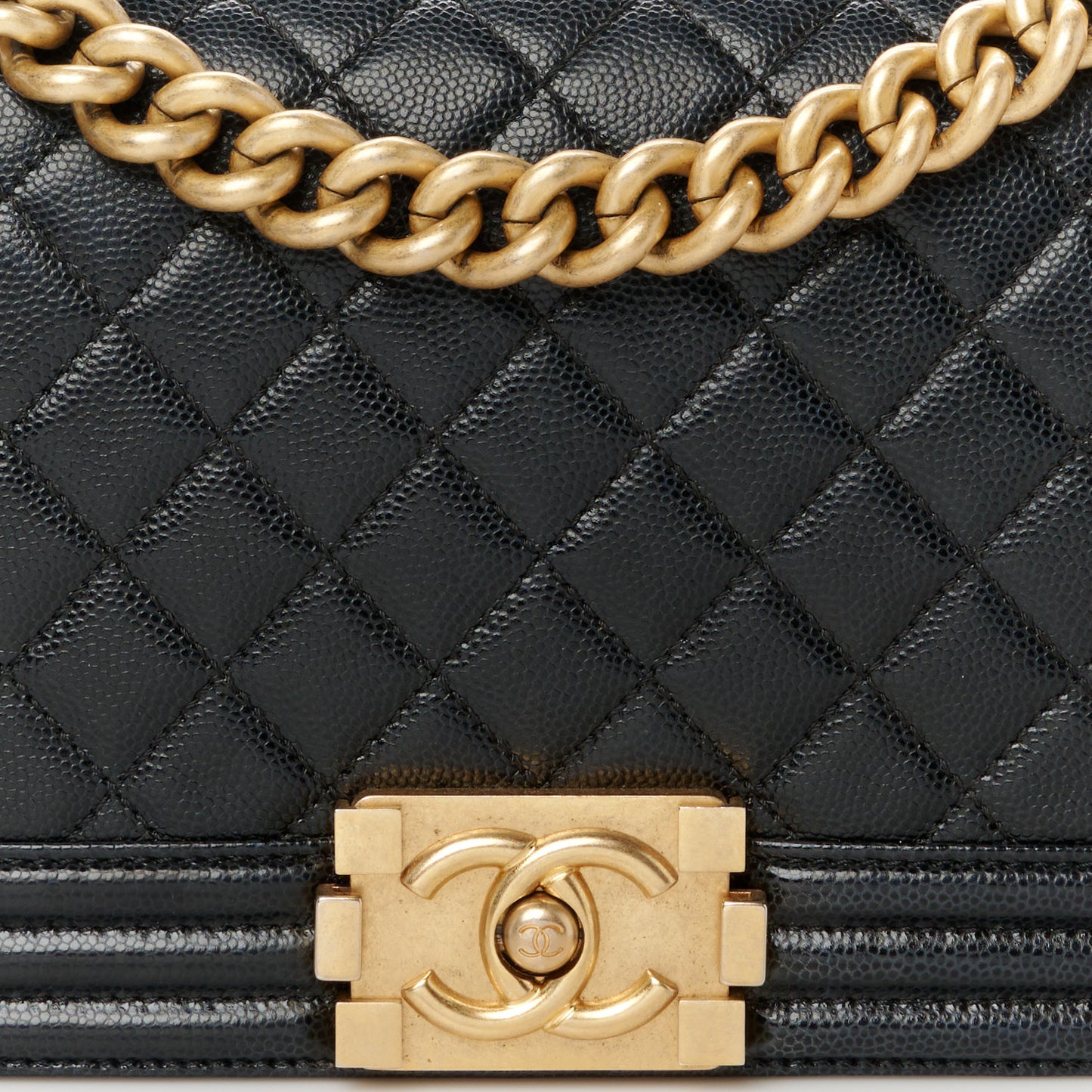 Caviar Quilted Medium Boy Flap Black